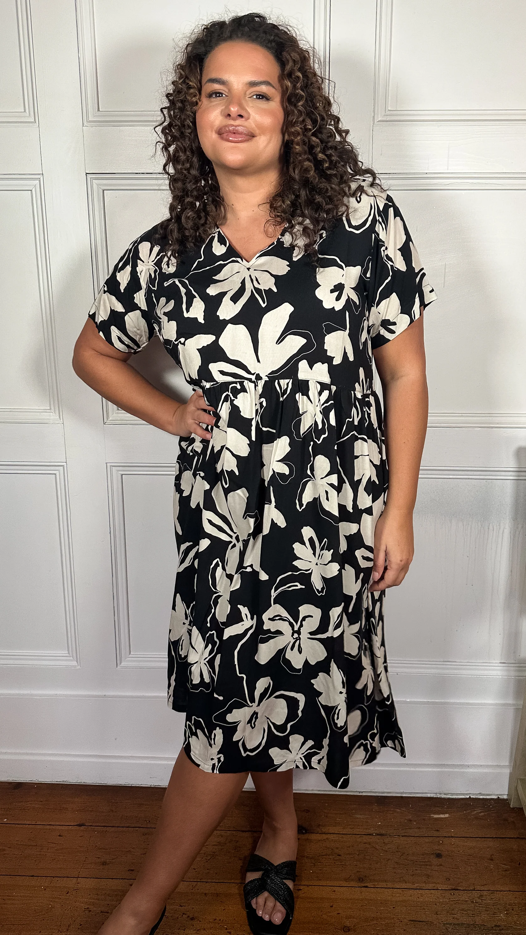 CurveWow Printed V Neck Smock Dress Mono Floral - Image 3