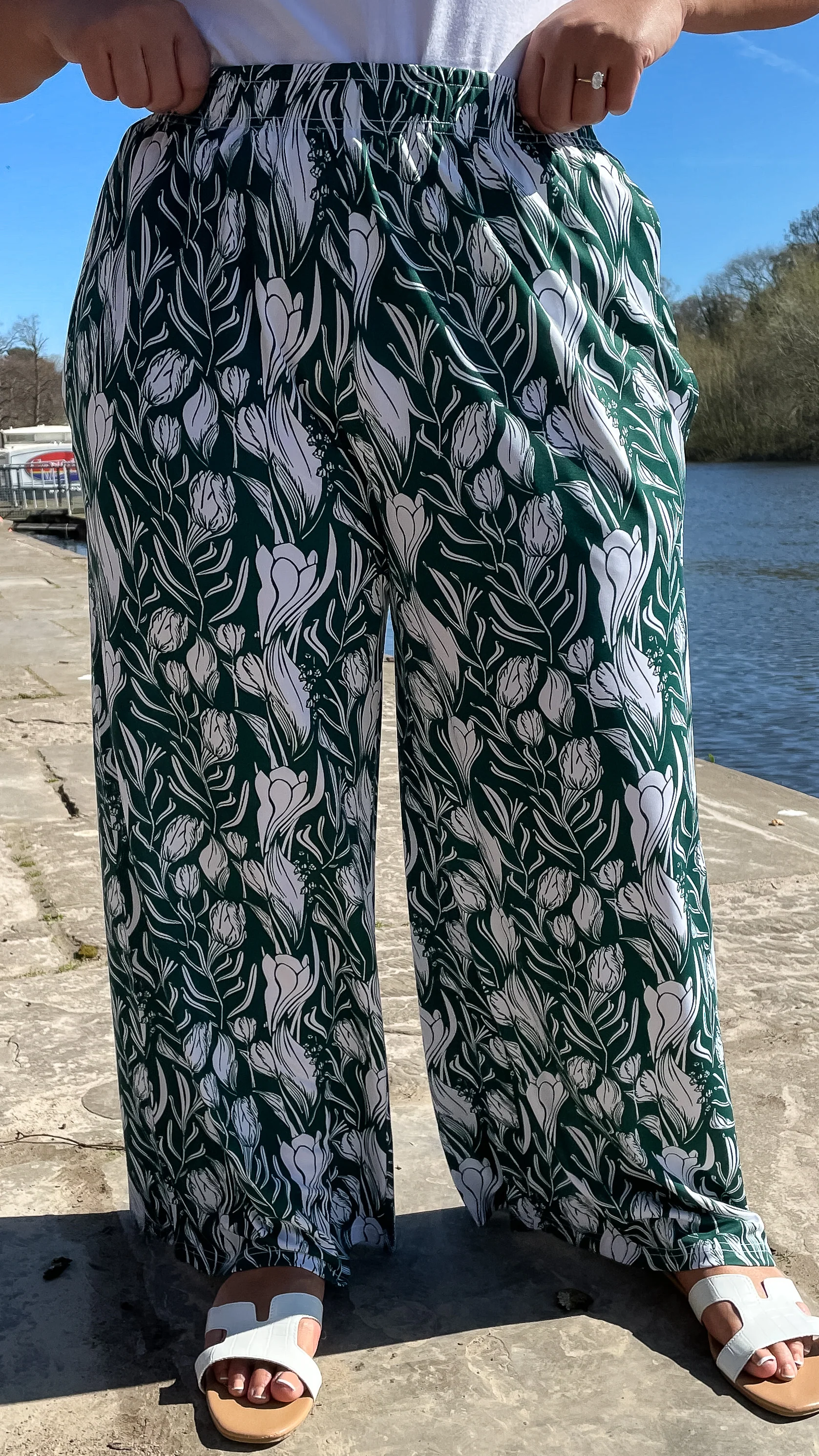 CurveWow Printed Wide Leg Pants Green - Image 2