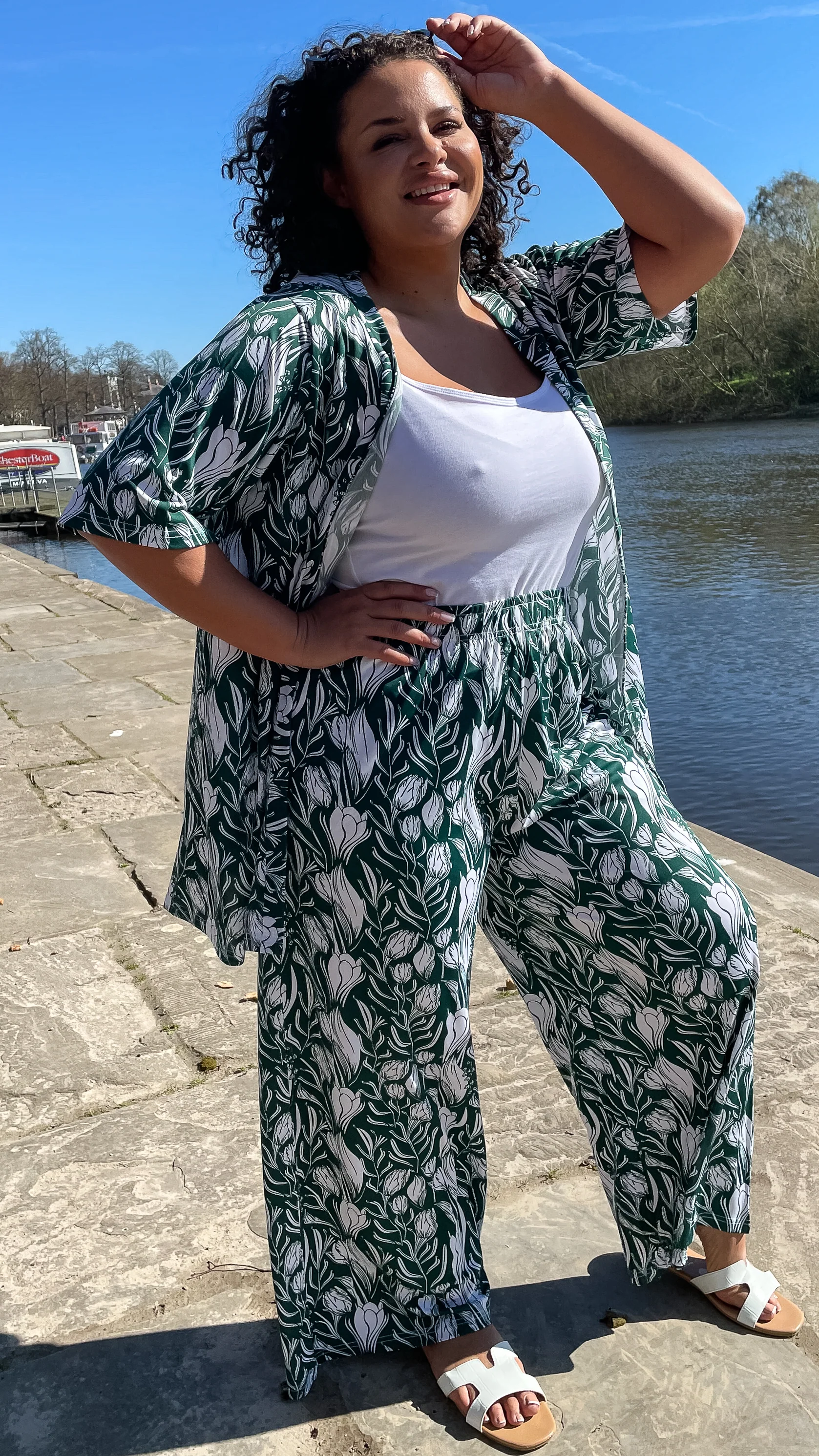 CurveWow Printed Wide Leg Pants Green - Image 4