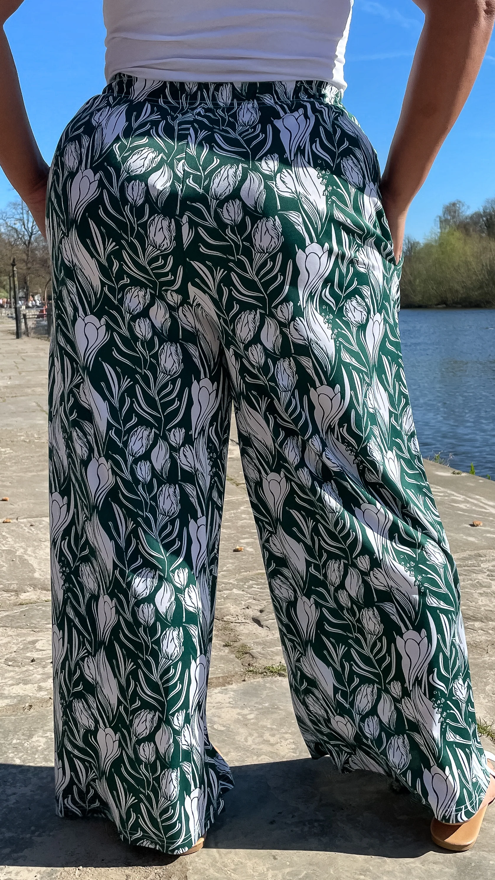 CurveWow Printed Wide Leg Pants Green - Image 8