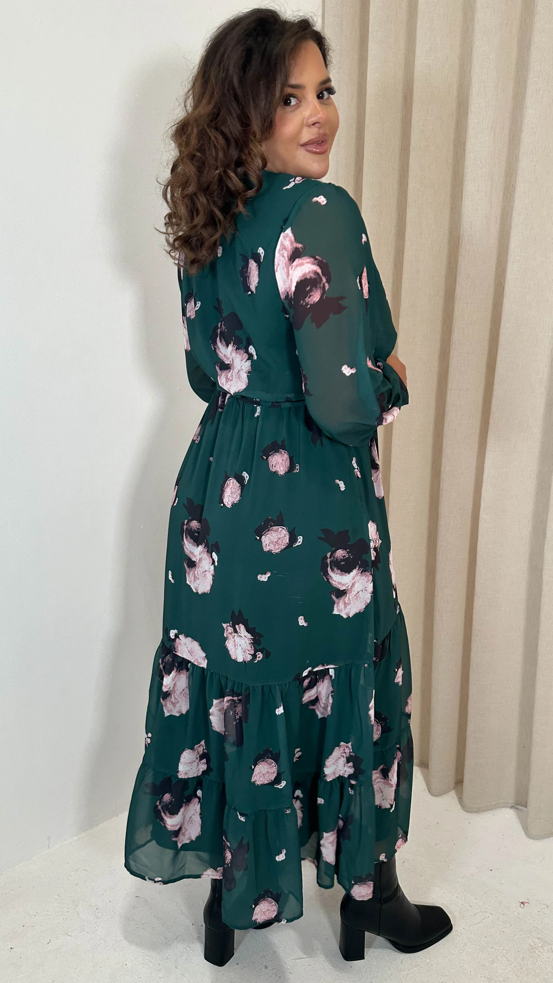 CurveWow Pussybow Maxi Dress Green Floral - Image 7