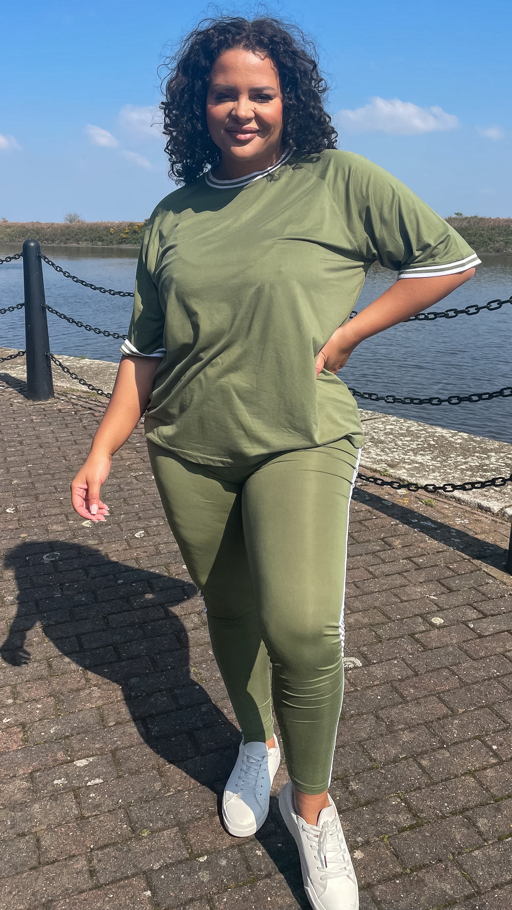 CurveWow Raglan Sleeve Top & Leggings Khaki & White - Image 4