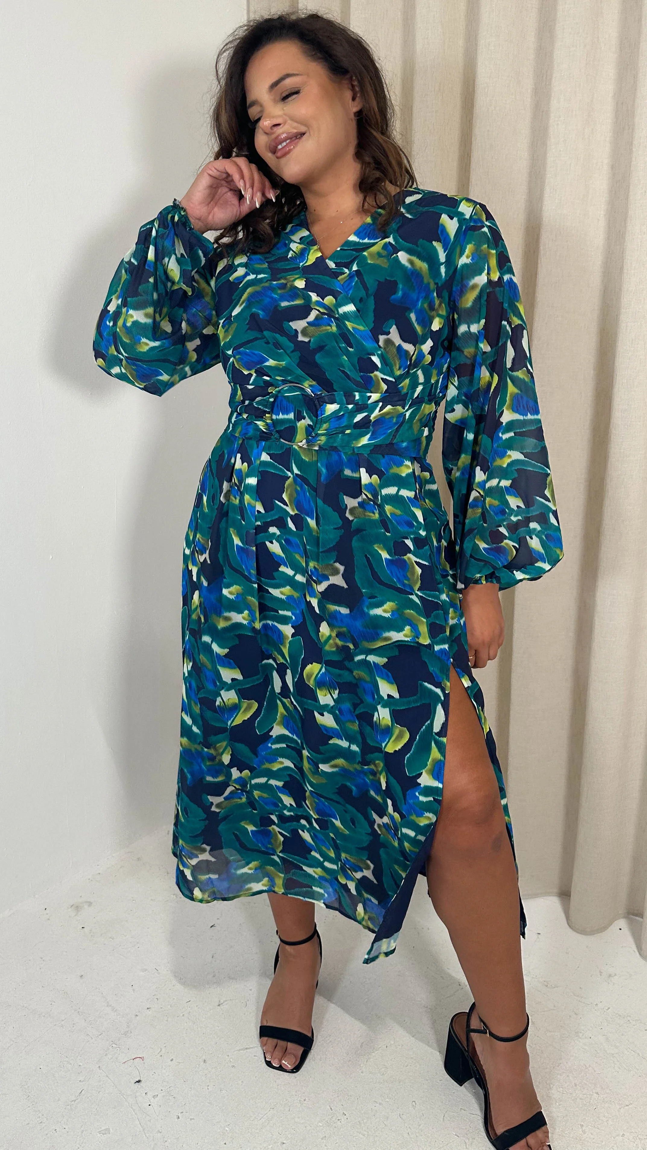 CurveWow Ring Waist V Neck Midi Dress Green Floral - Image 4
