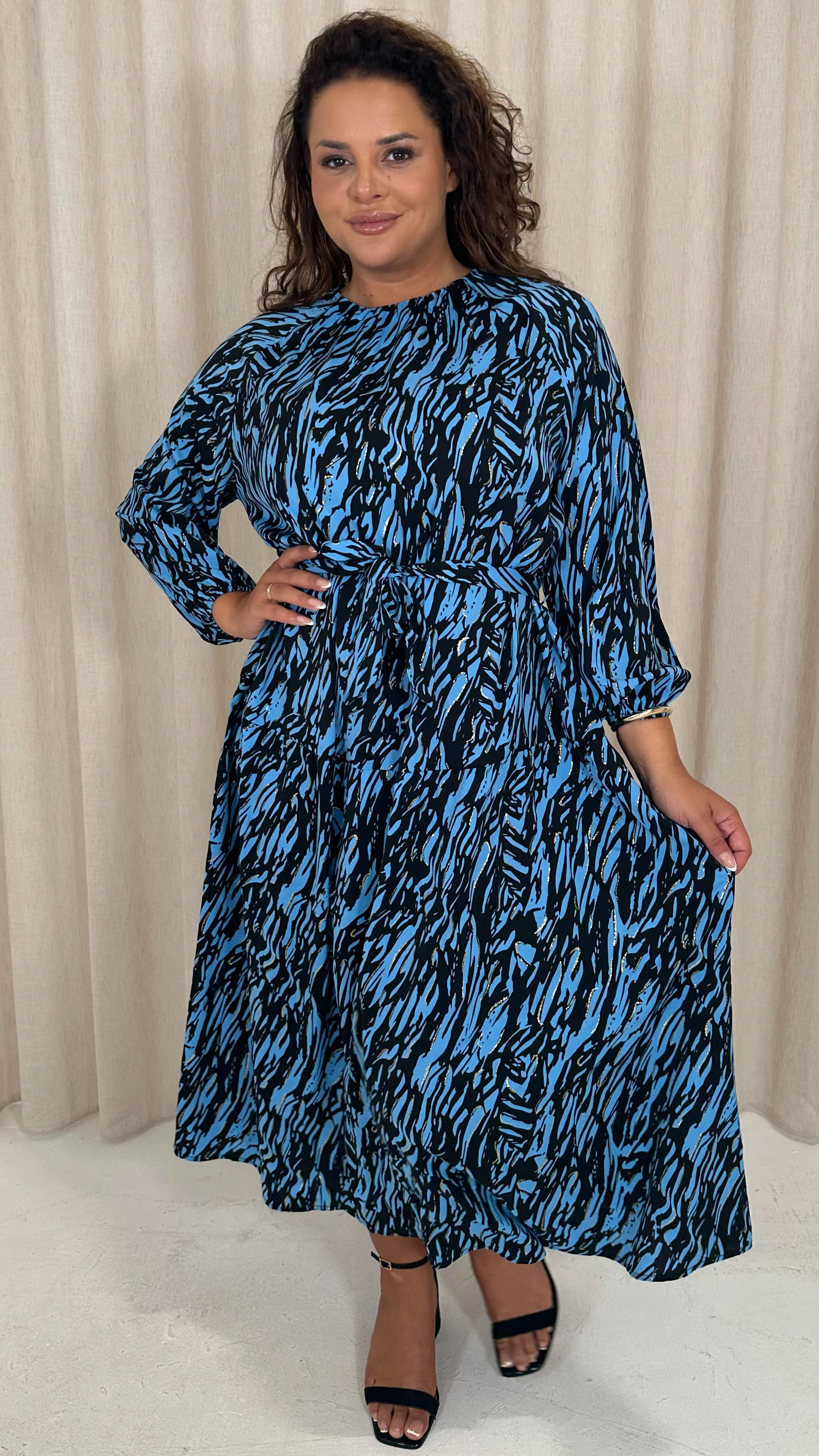 CurveWow Tiered Midaxi Dress Blue Zebra - Image 4