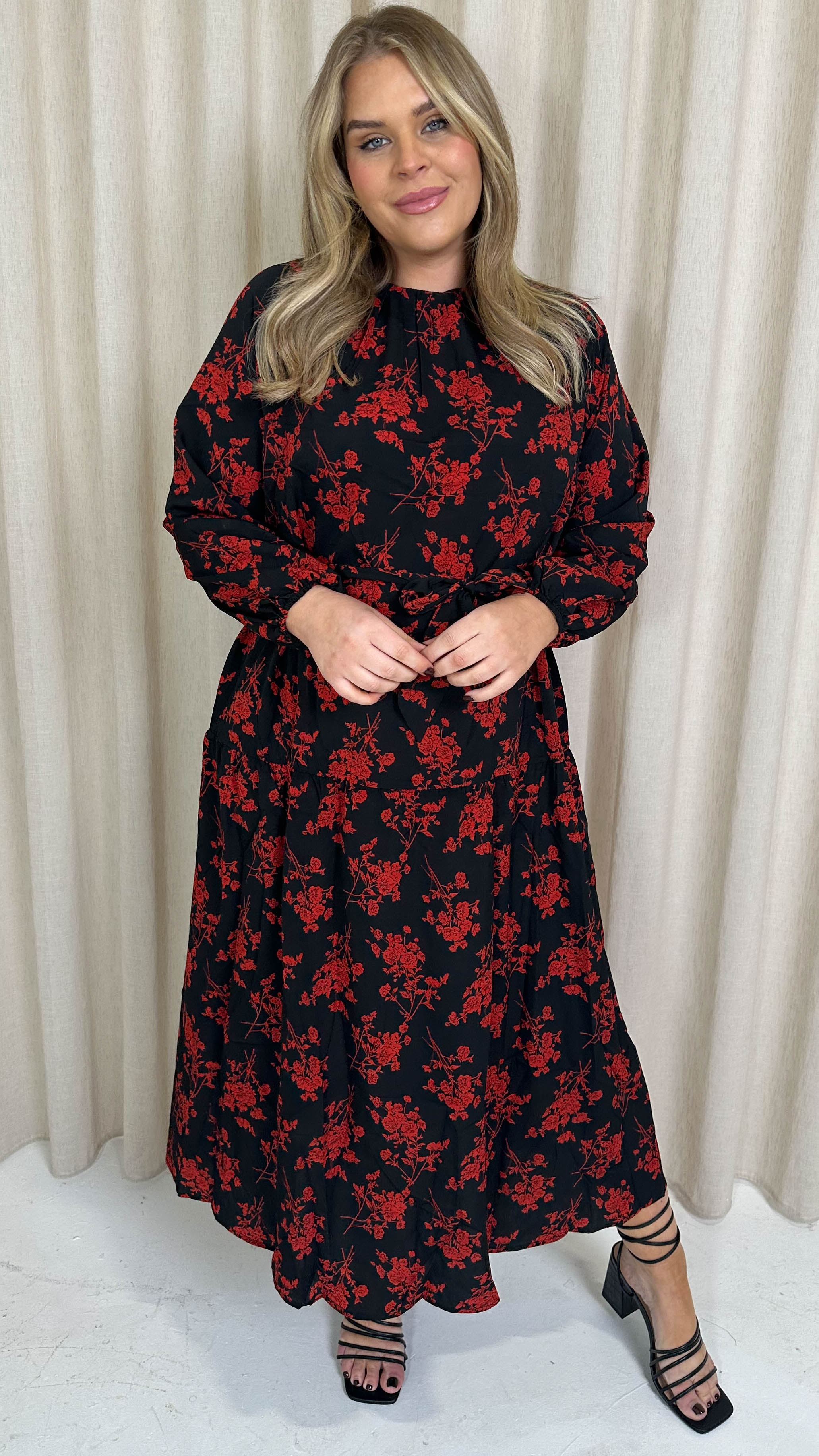 CurveWow Round Neck Tiered Midaxi Dress Red Floral - Image 3