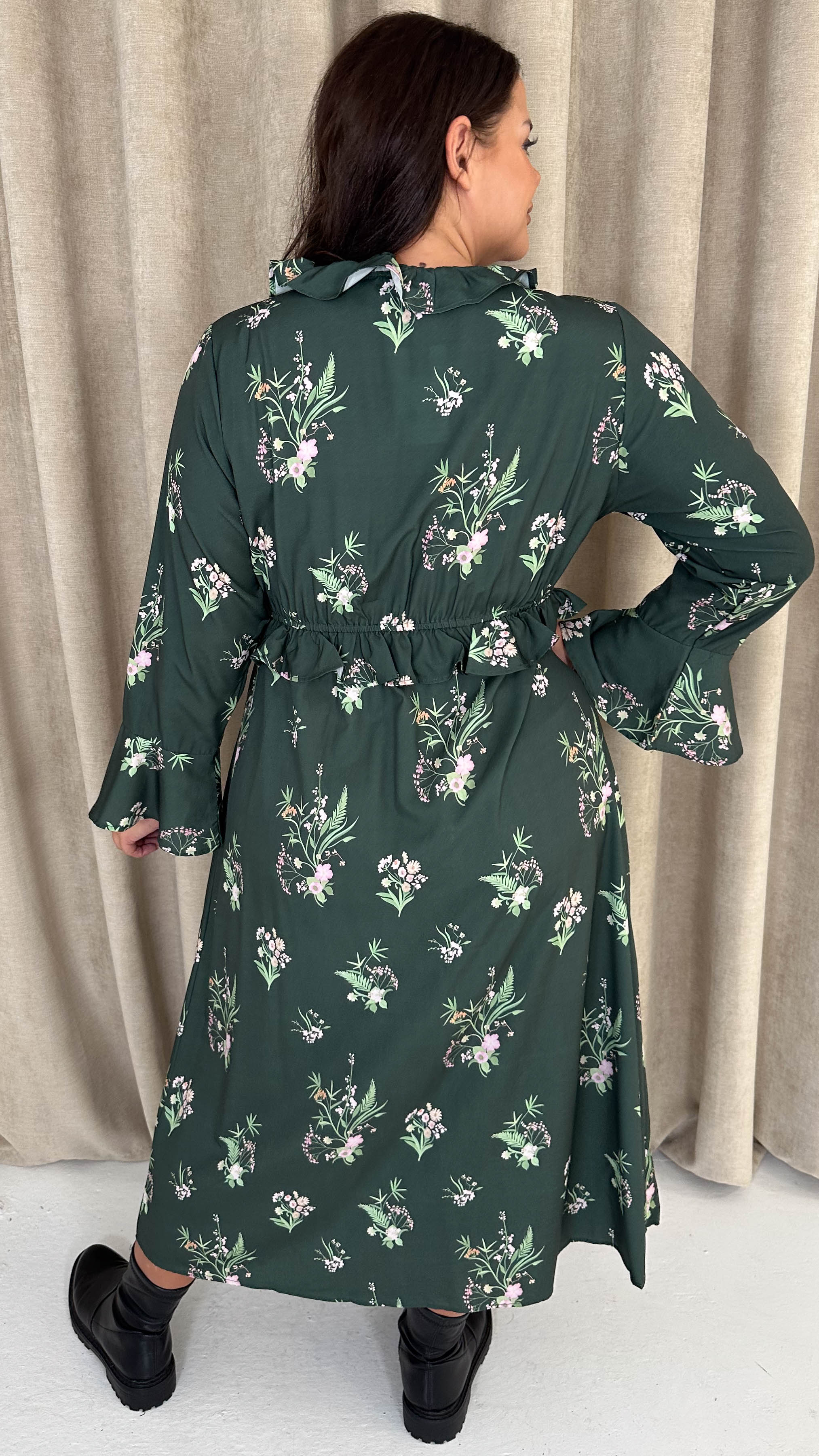 CurveWow Ruffle Button Front Flare Sleeve Midi Dress Green Floral - Image 5