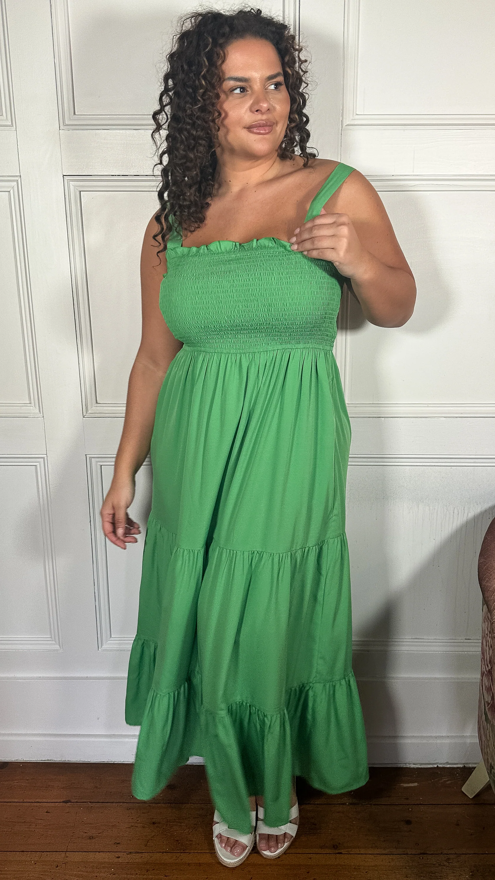 CurveWow Shirred Maxi Dress Green - Image 3