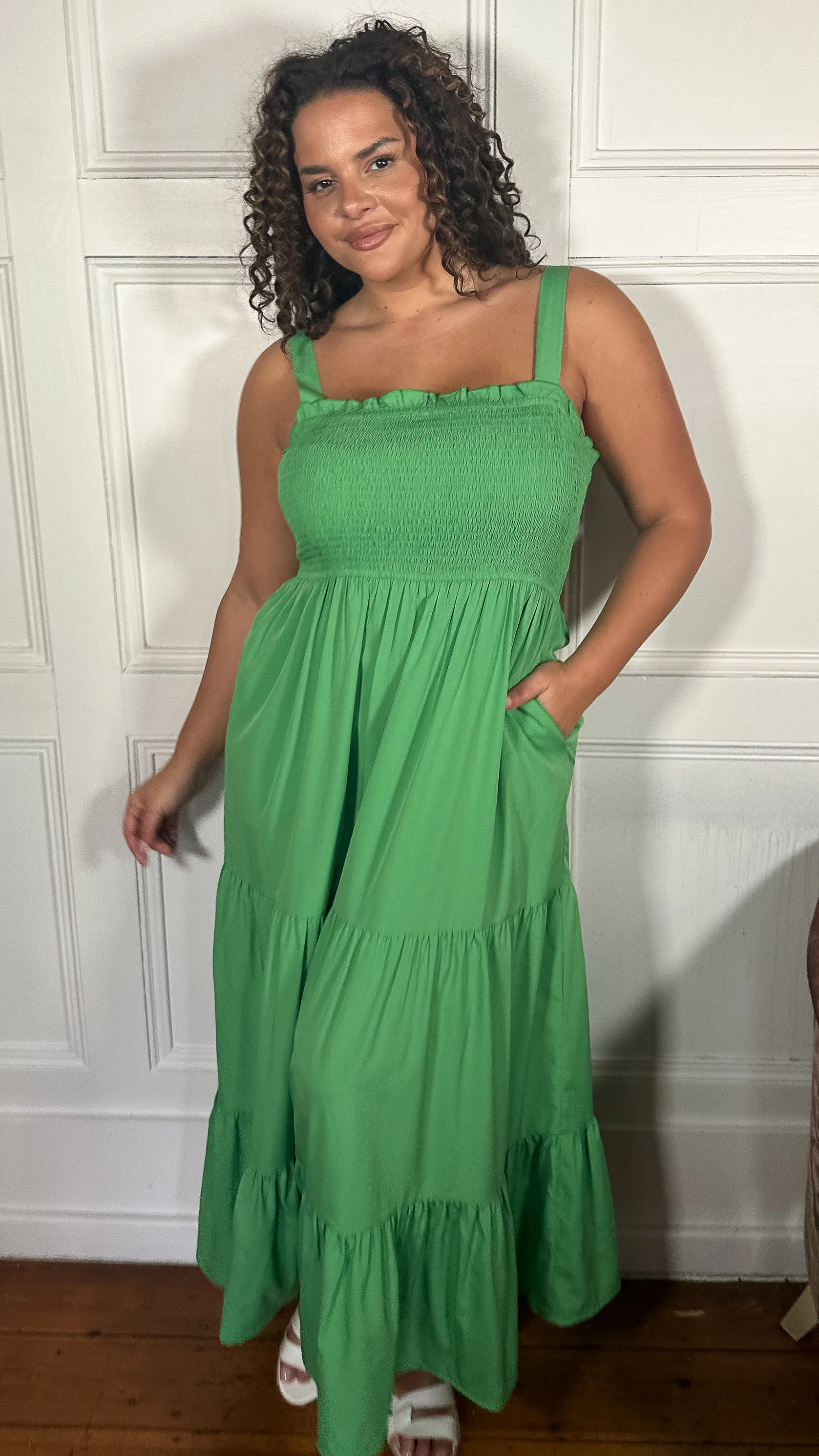 CurveWow Shirred Maxi Dress Green - Image 4