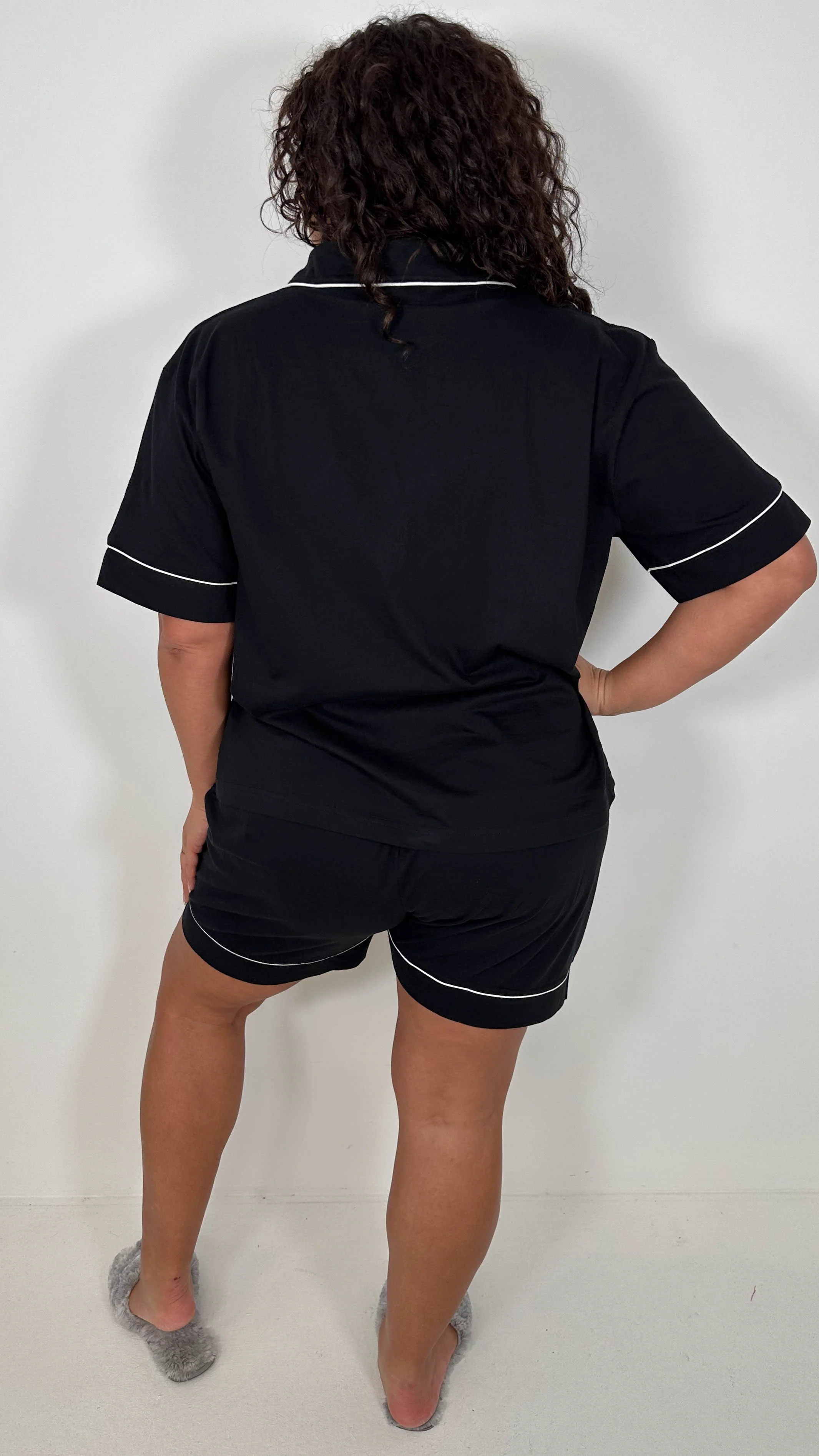 CurveWow Shirt & Short Pyjama Set Black - Image 8