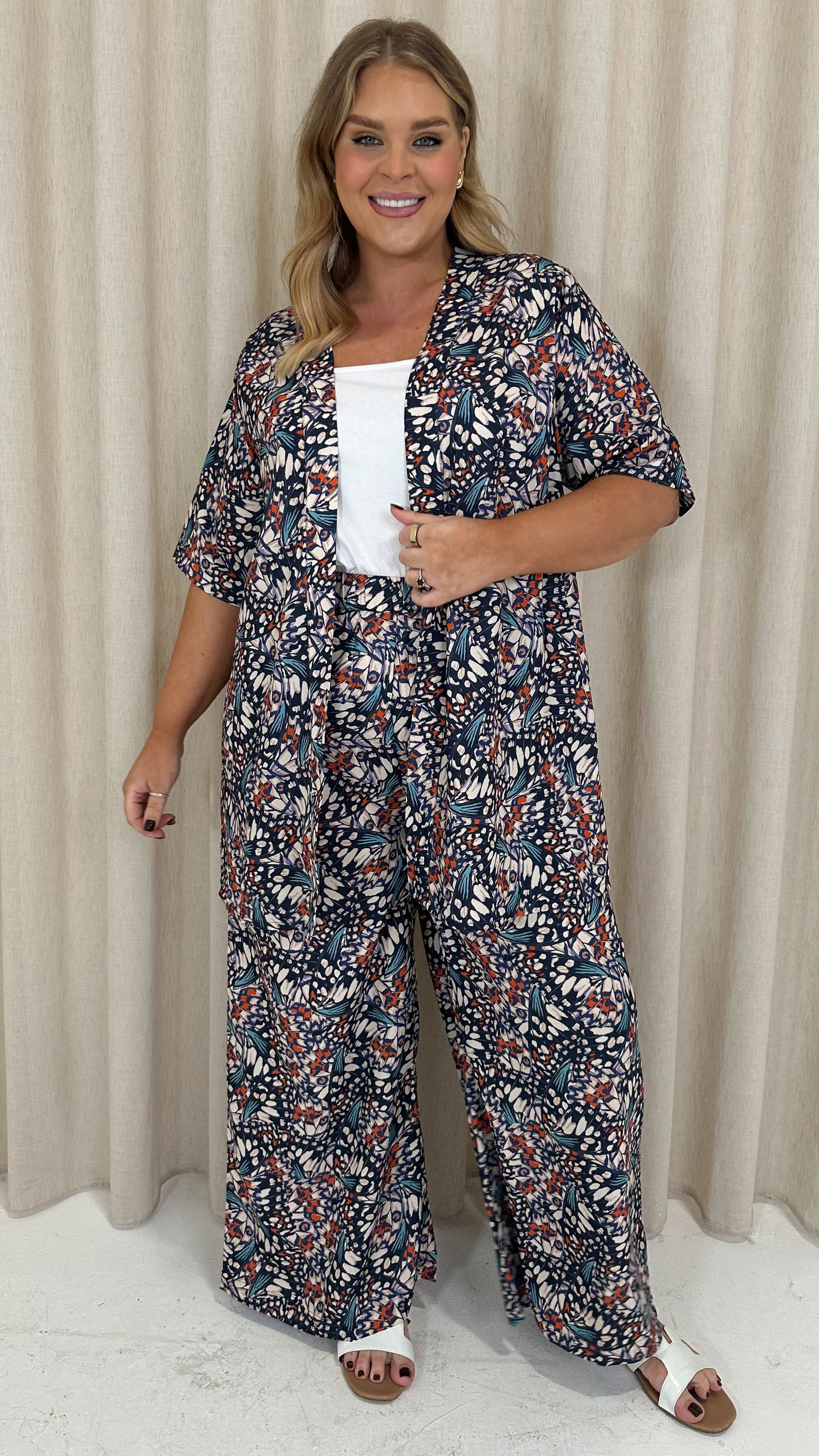 CurveWow Short Kimono Navy Mix Print - Image 7