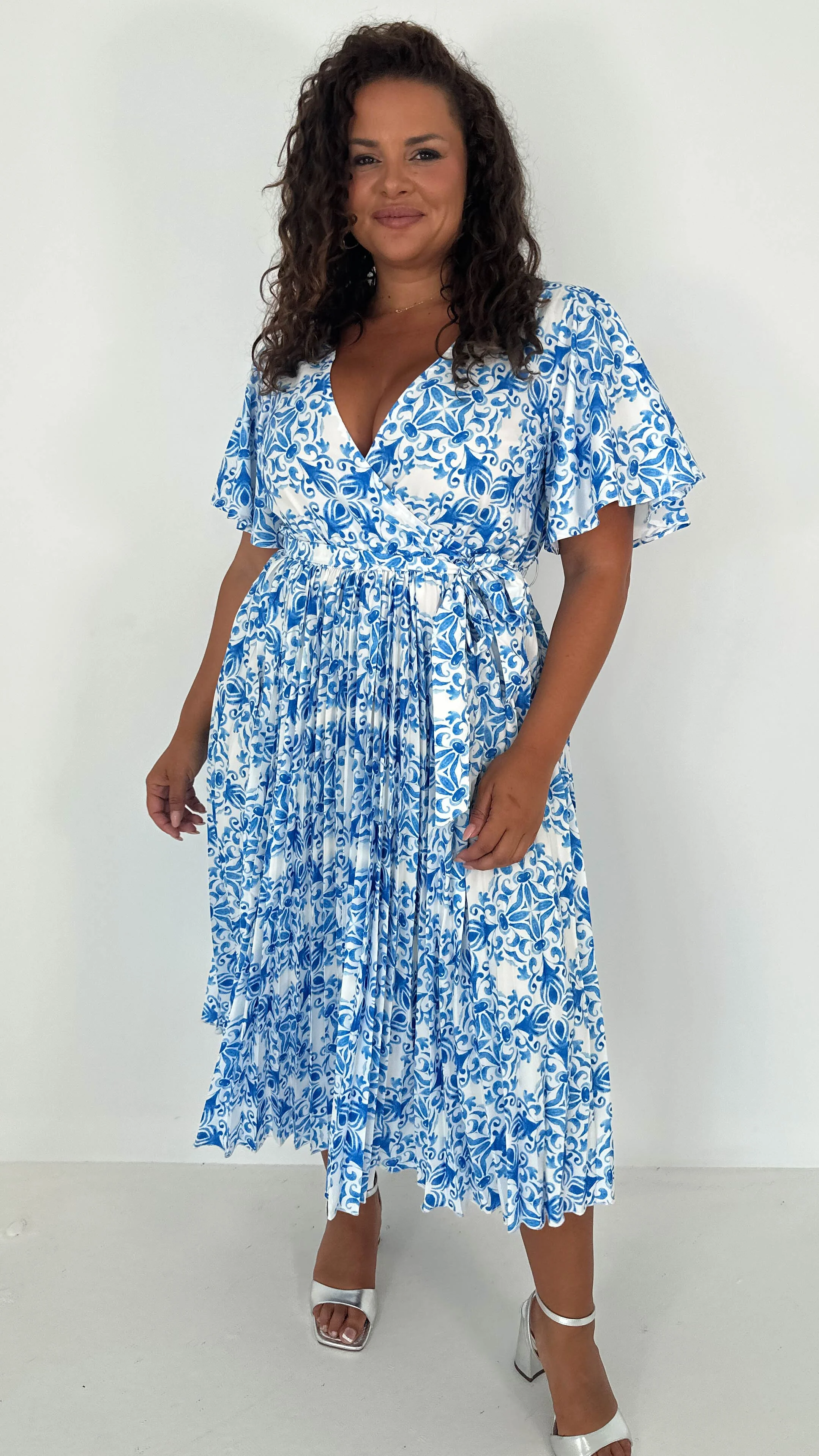 CurveWow Short Sleeve Pleated Wrap Dress Blue Print - Image 8