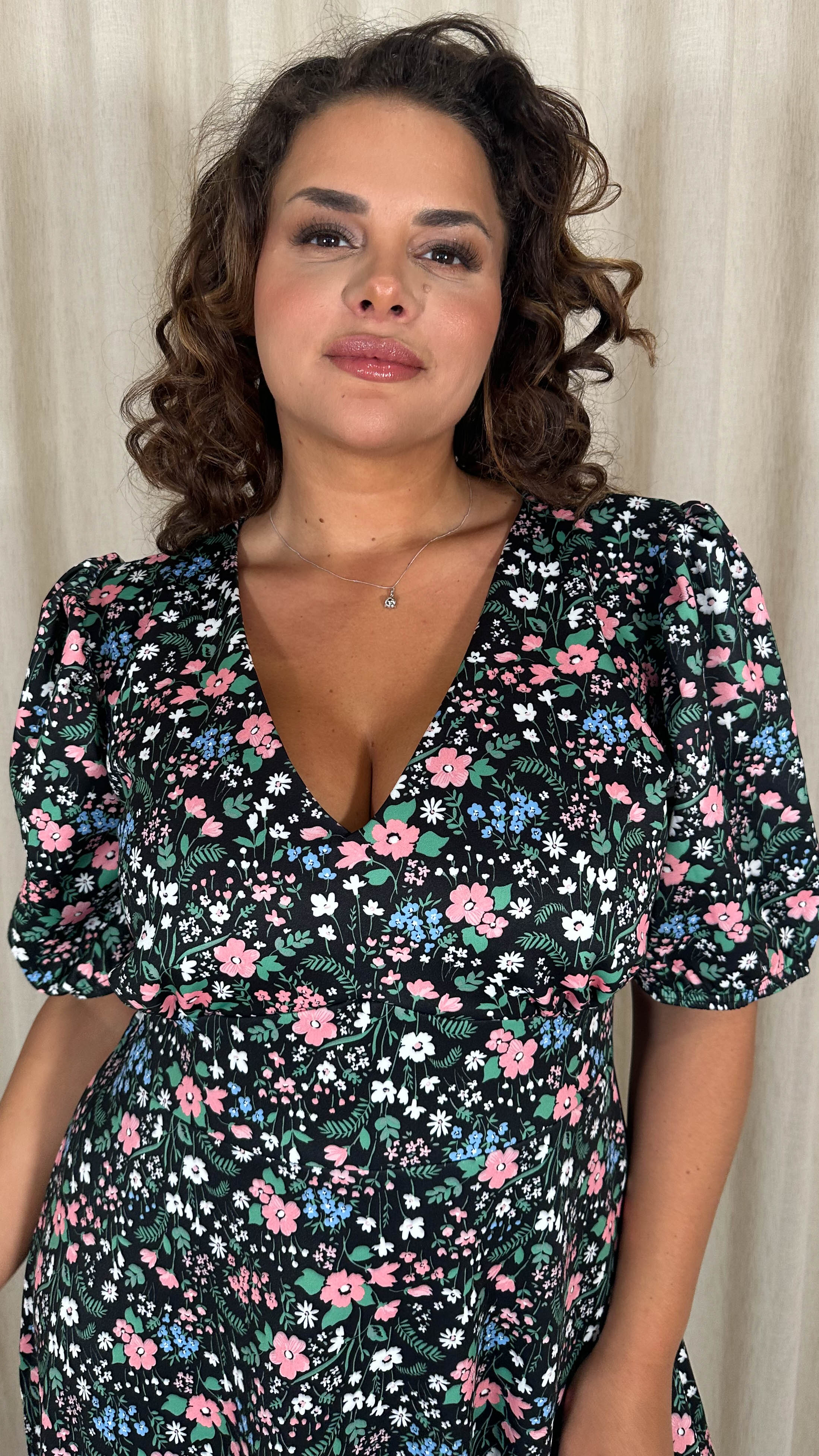 CurveWow Balloon Sleeve Midi Dress Black Floral - Image 2