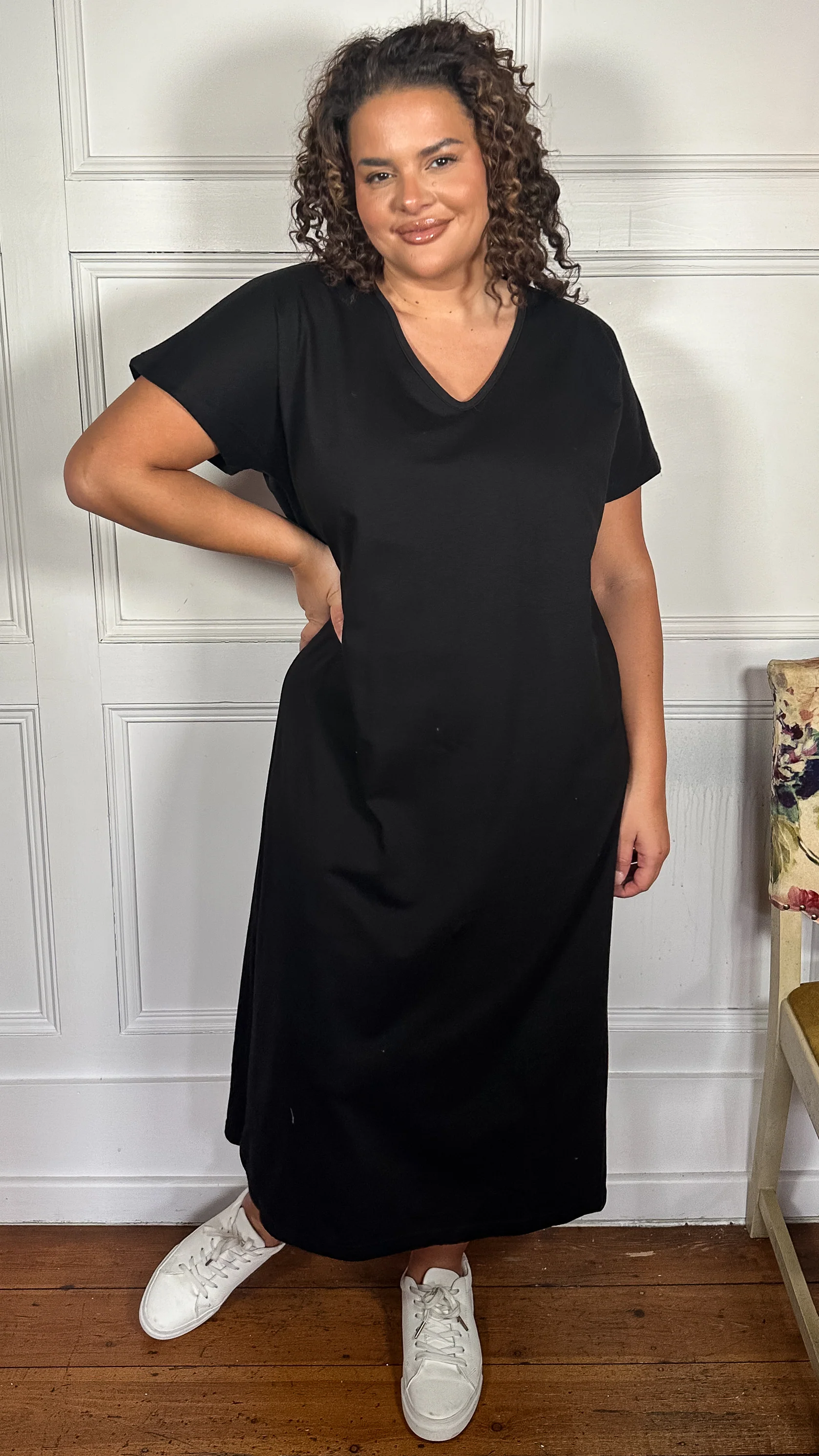CurveWow Side Split Midaxi T-Shirt Dress Black - Image 4