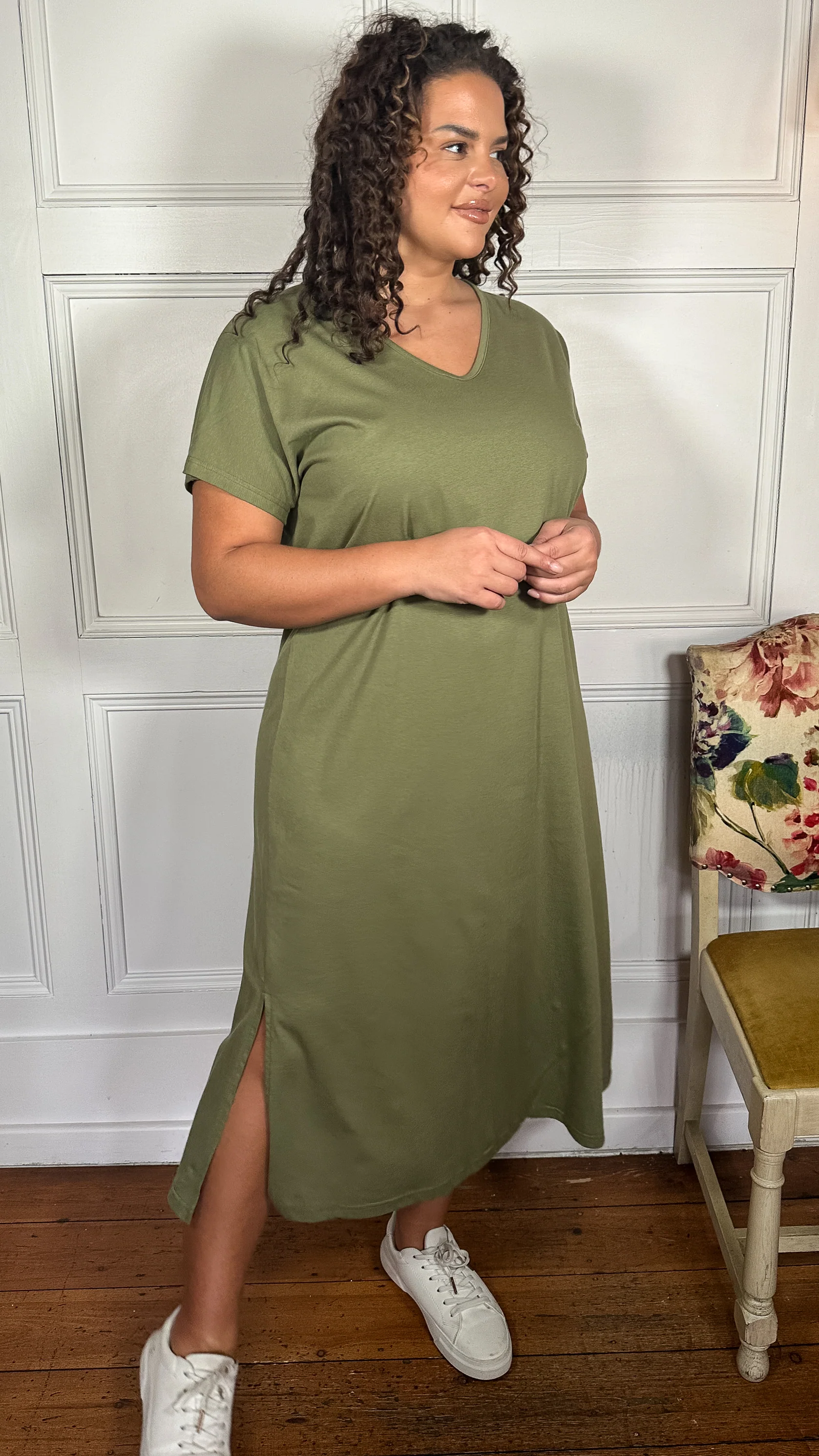 CurveWow Side Split Midaxi T-Shirt Dress Khaki - Image 4