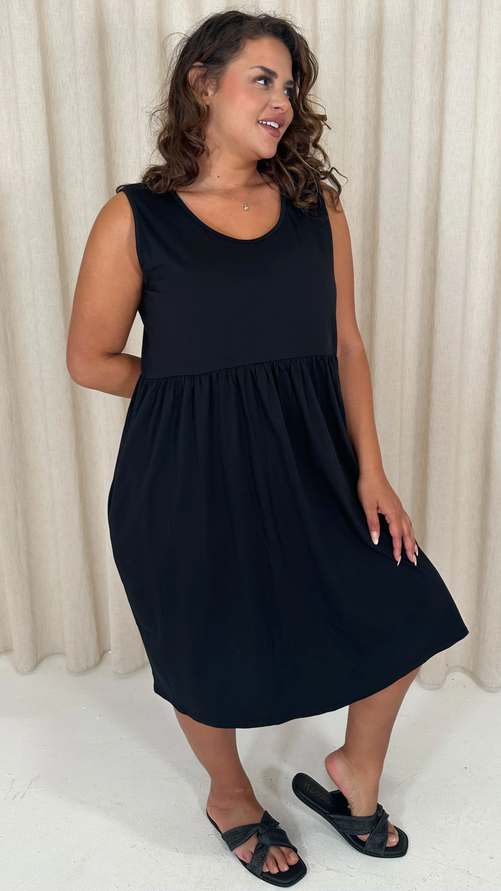 CurveWow Basic Sleeveless Pocket Dress Black - Image 8