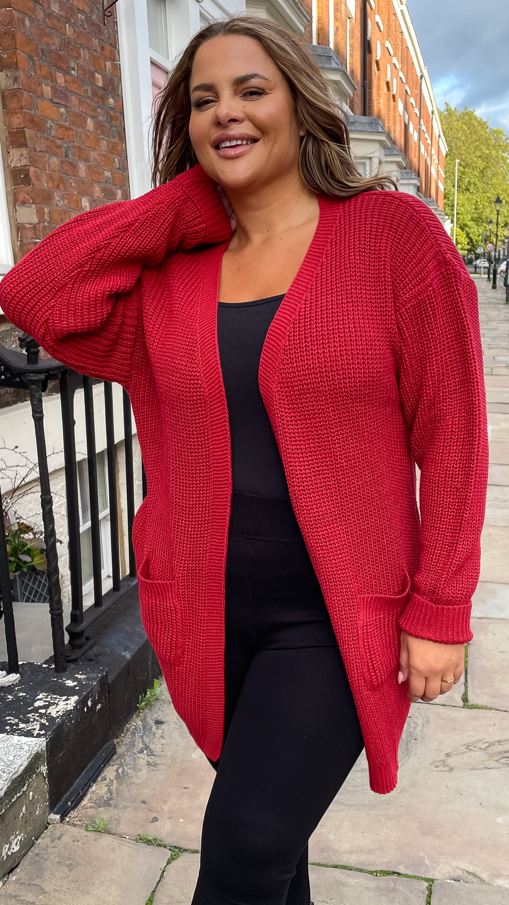 CurveWow Slouch Pocket Knitted Cardigan Pomegranate - Image 4