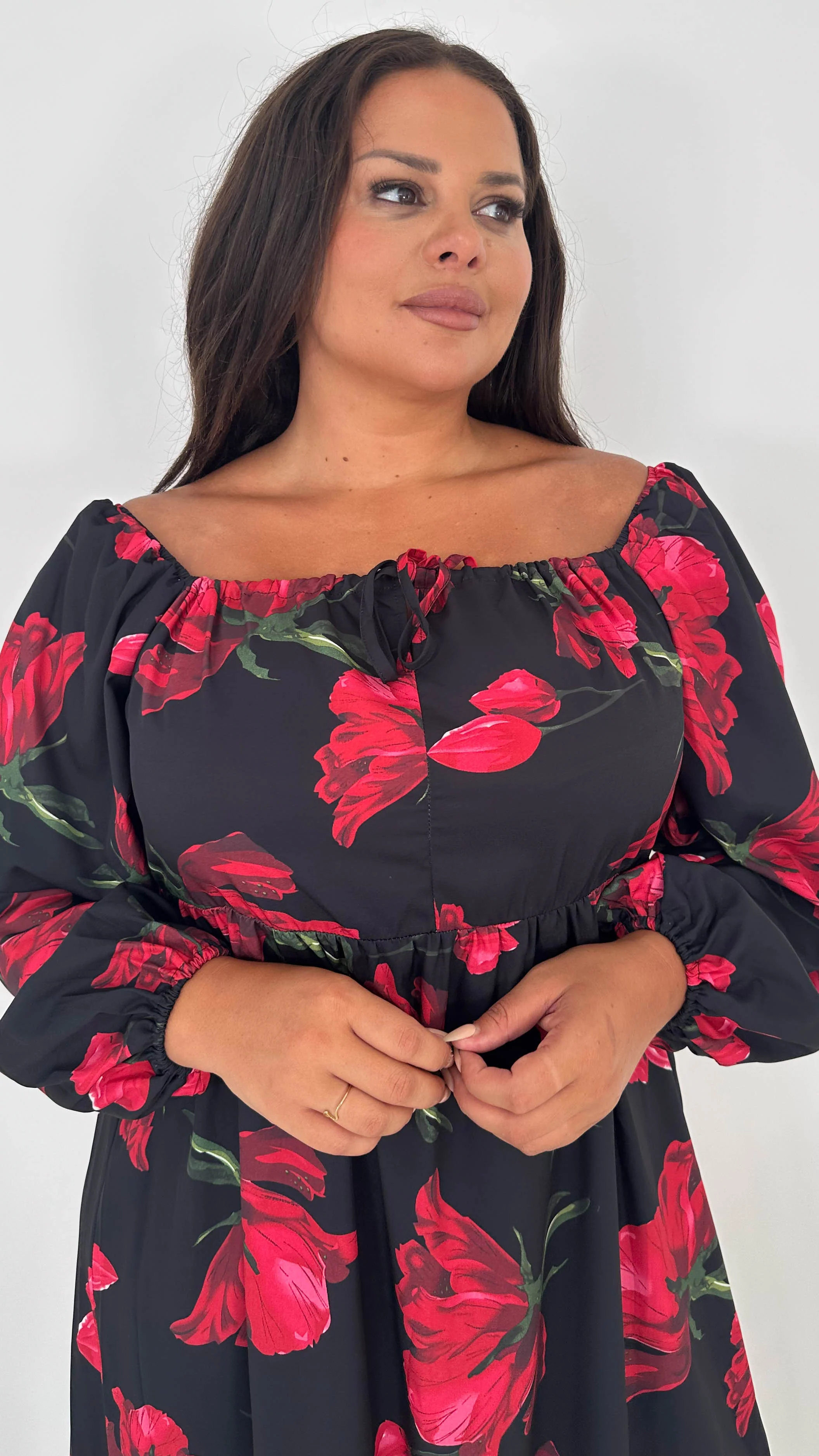 CurveWow Square Neck Maxi Dress Black & Red Floral - Image 4