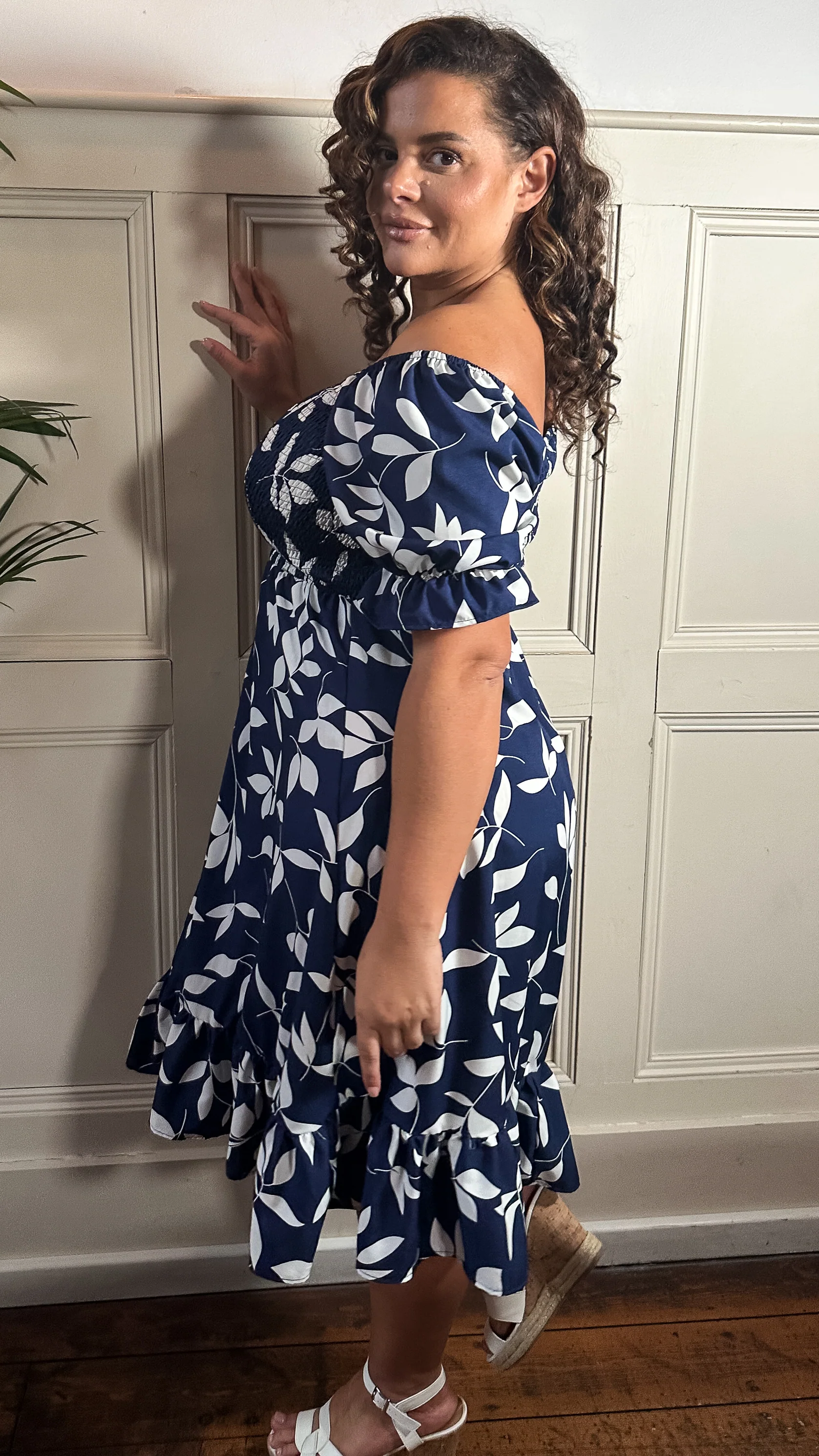 CurveWow Square Neck Shirred Midi Dress Navy White Floral - Image 7