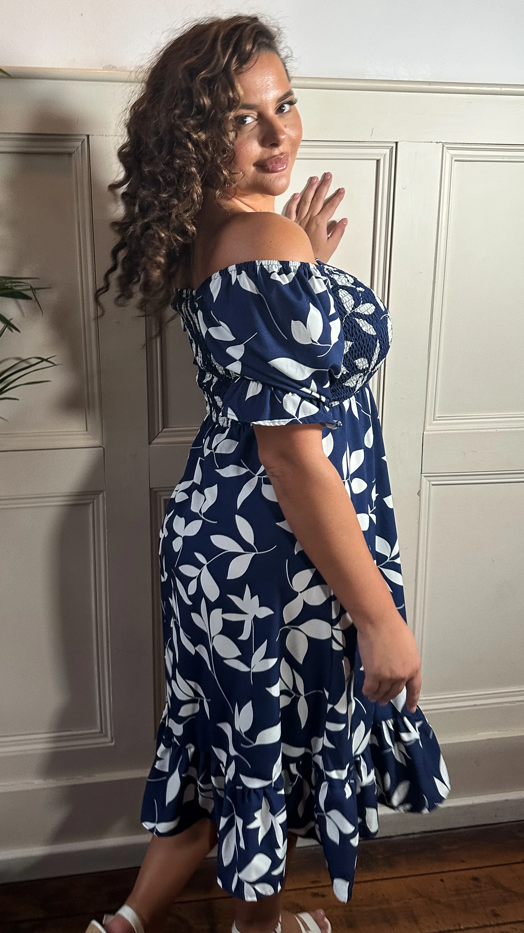 CurveWow Square Neck Shirred Midi Dress Navy White Floral - Image 8