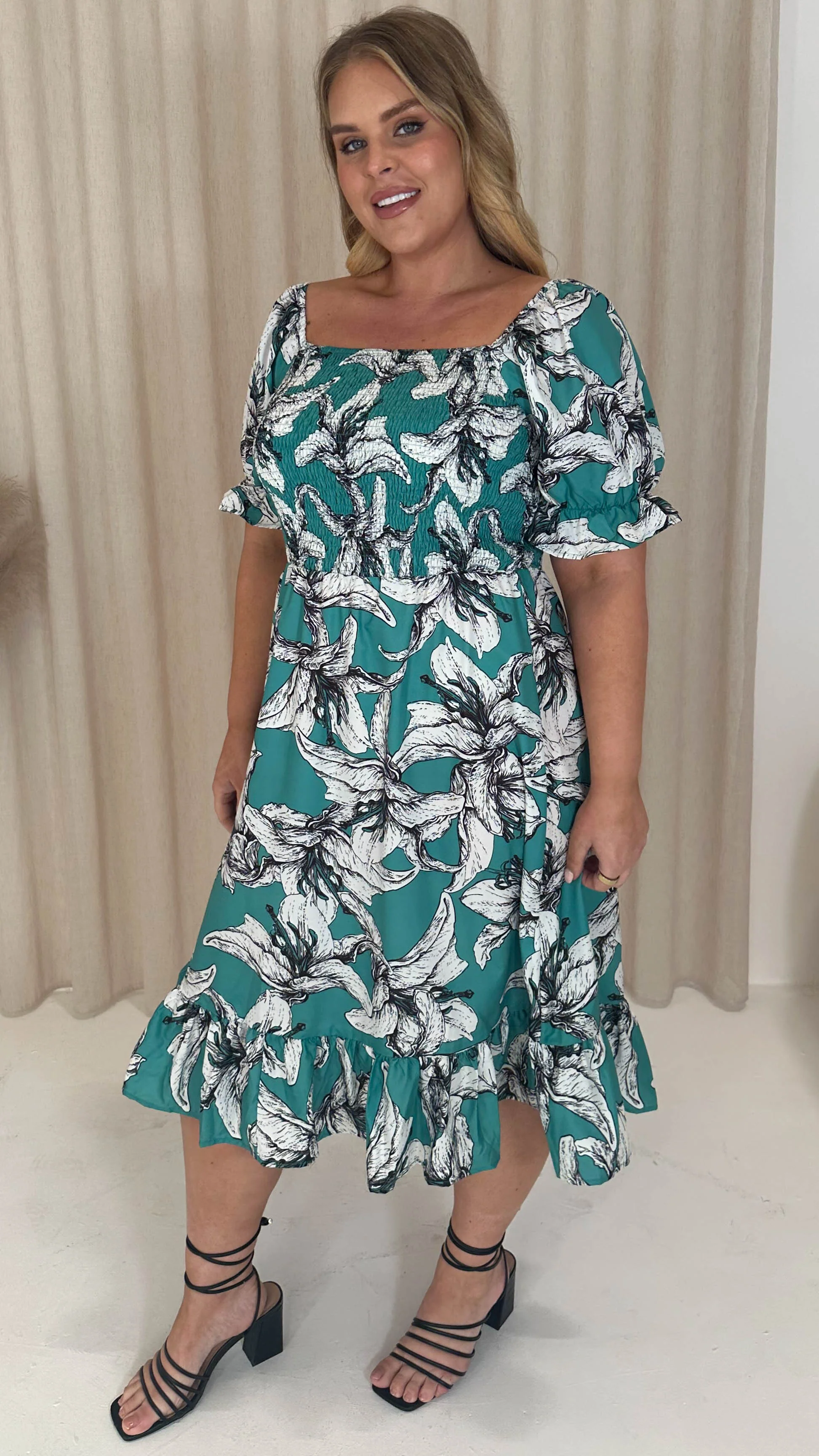 CurveWow Square Neck Shirred Midi Dress Turquoise Floral - Image 6