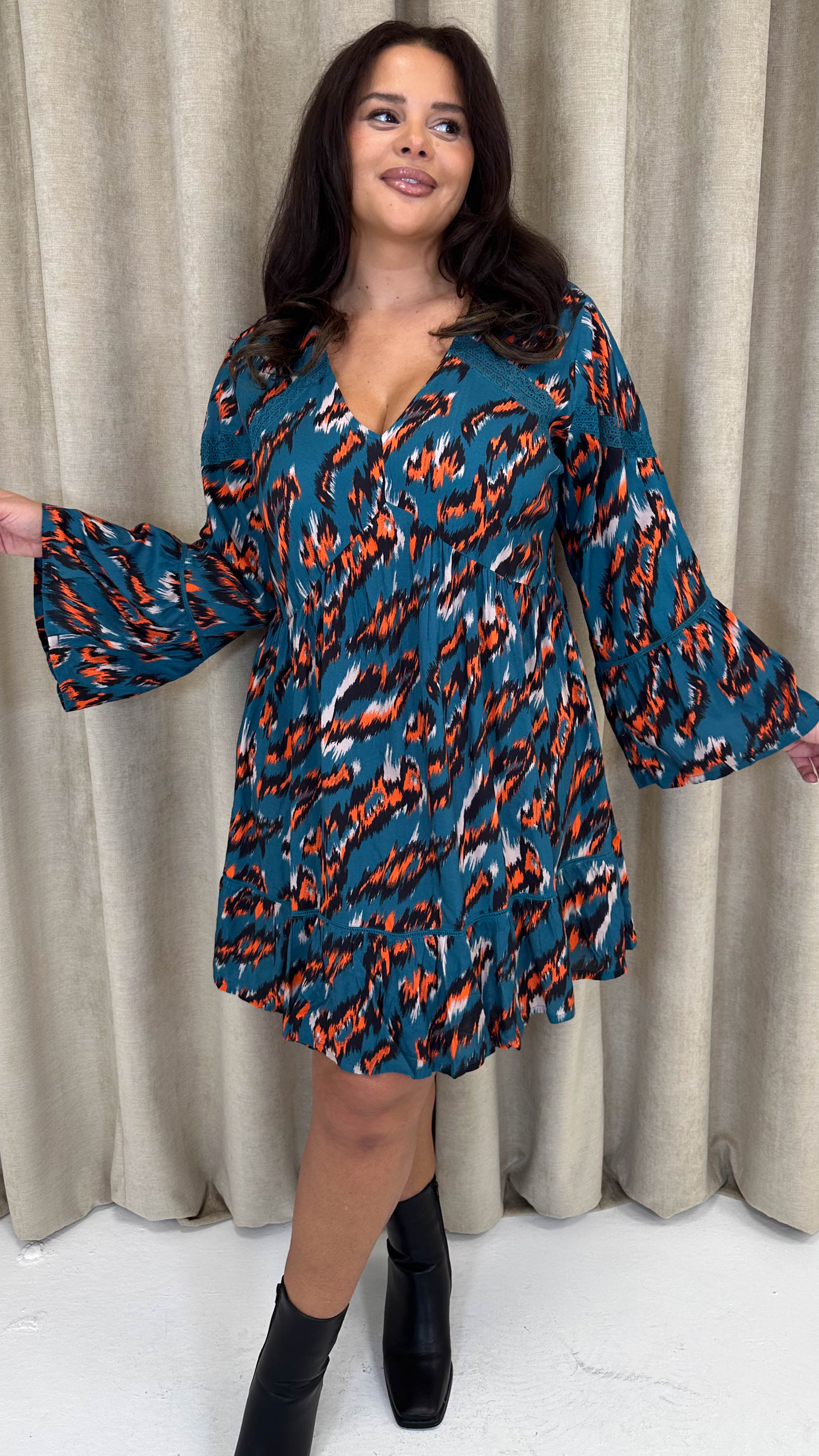 CurveWow Lace Insert V Neck Smock Dress Leopard Print - Image 5