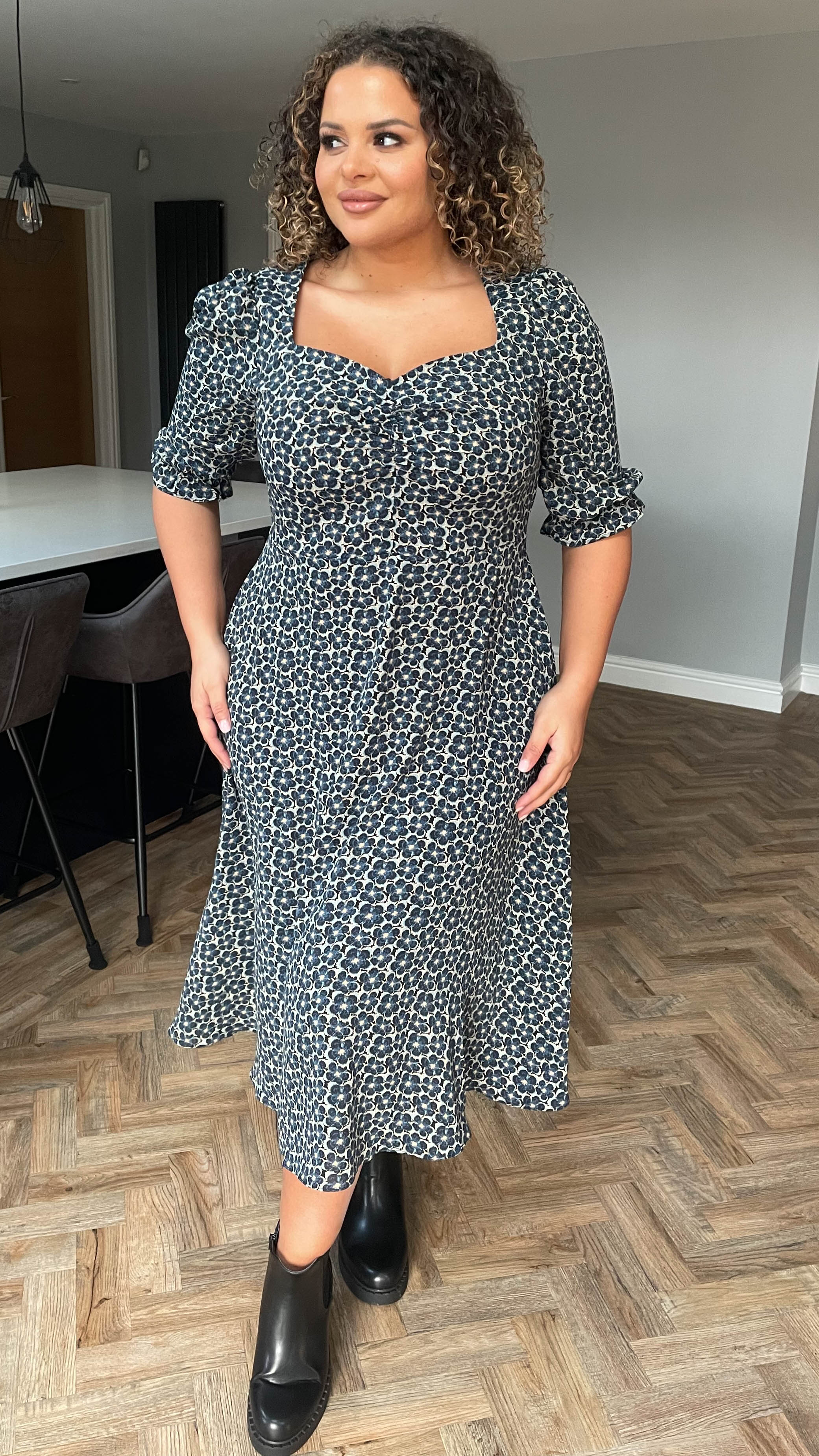 CurveWow Sweetheart Neck Midi Dress Blue Floral