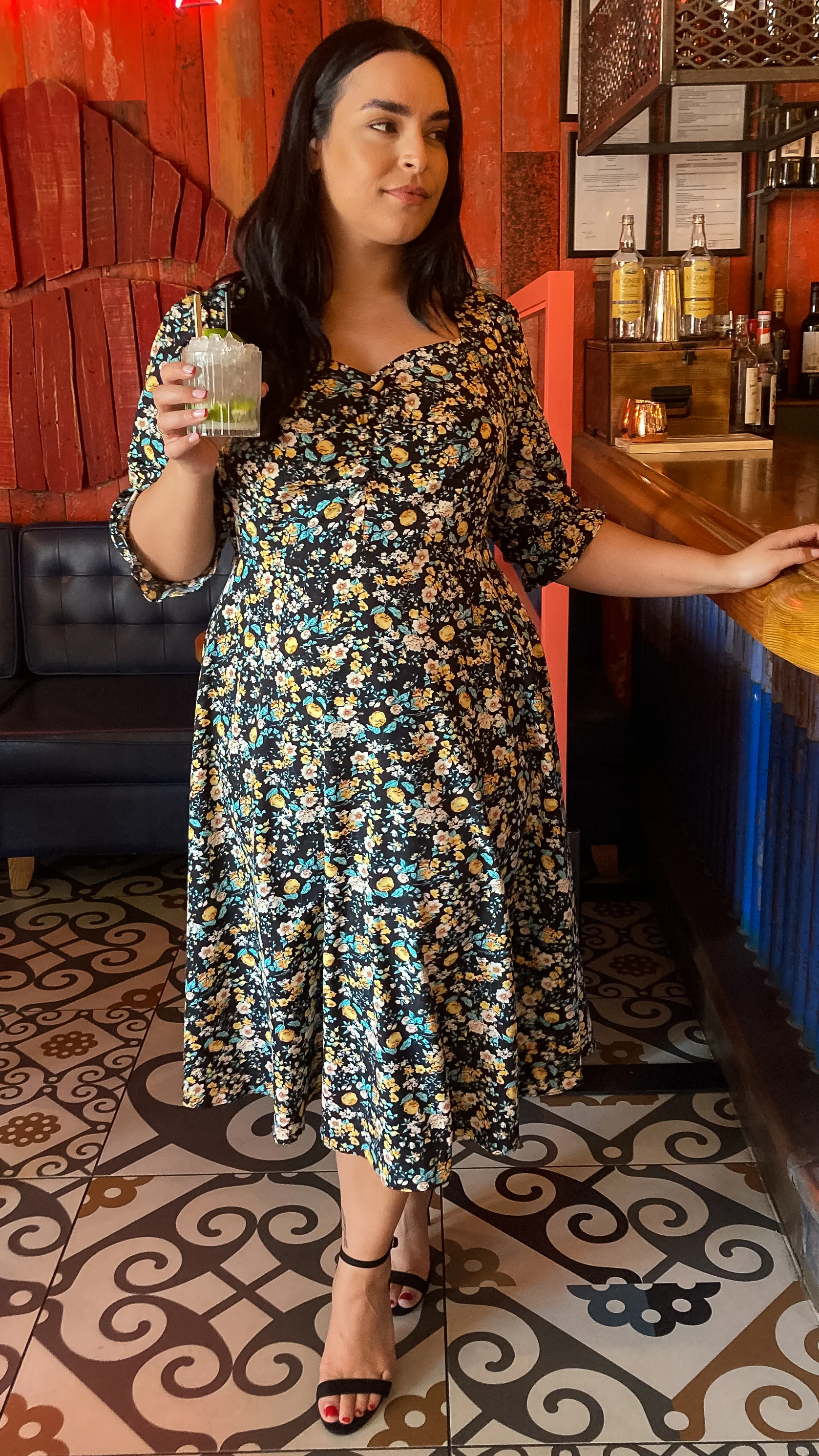 CurveWow Sweetheart Neck Midi Dress Gold Floral - Image 9
