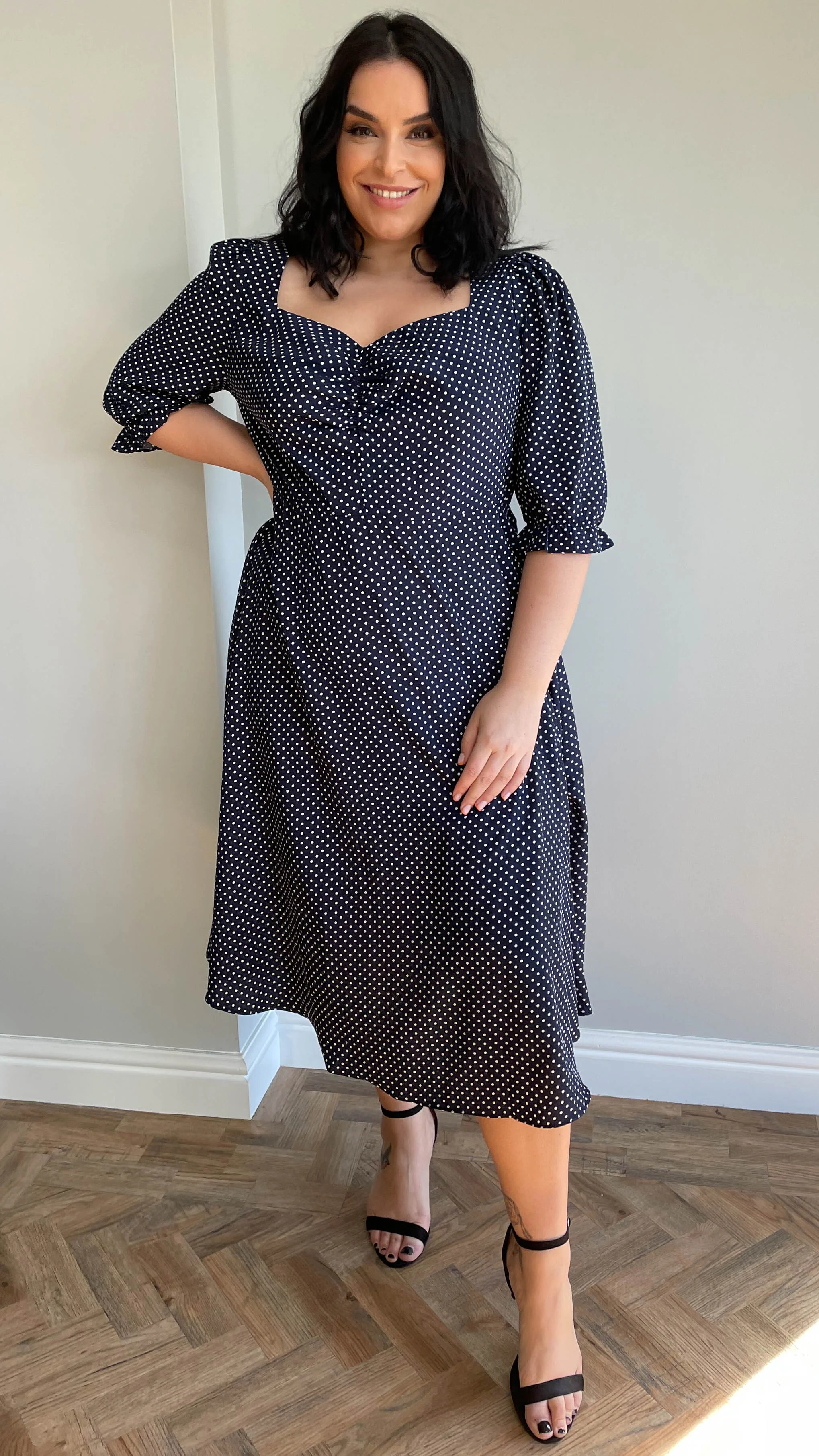 CurveWow Sweetheart Neck Midi Dress Navy Spot - Image 5