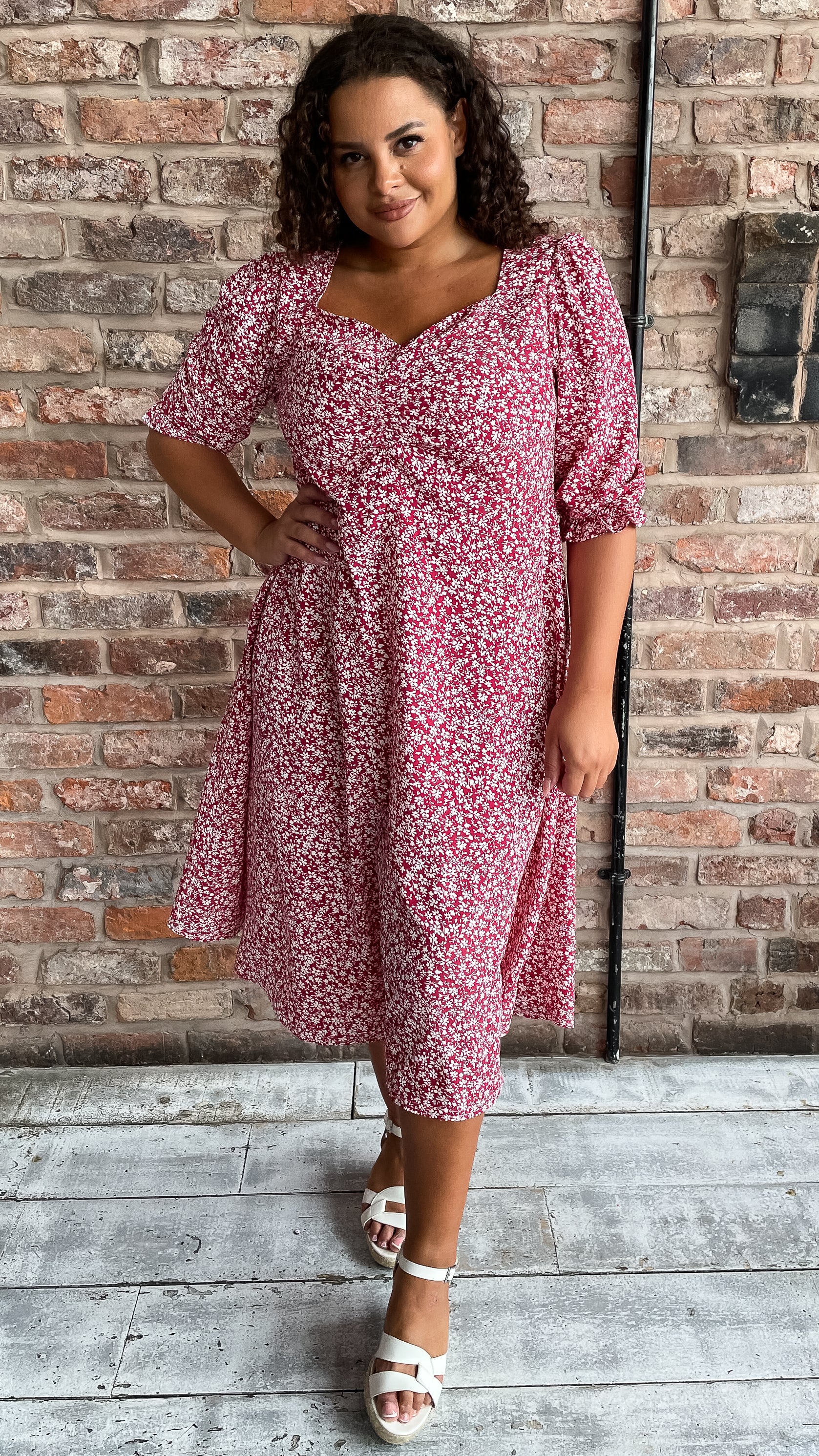 CurveWow Sweetheart Neck Midi Dress Red Floral - Image 2