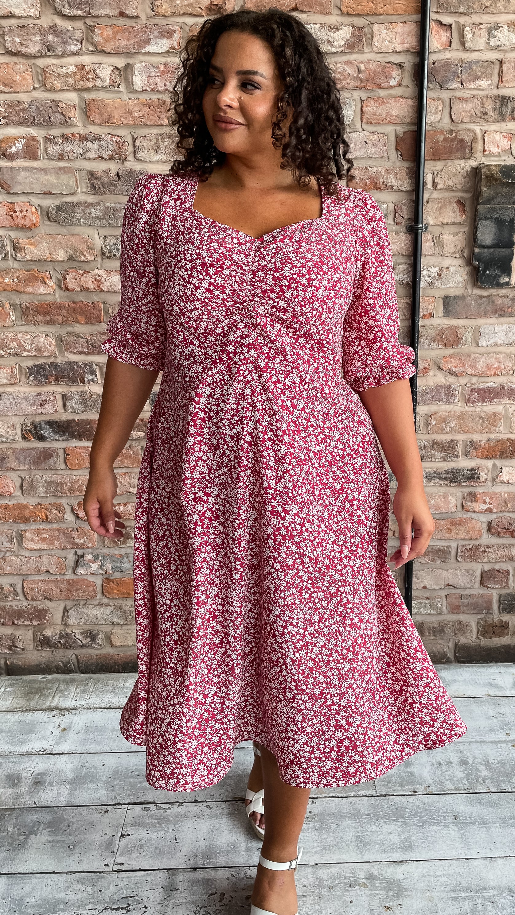 CurveWow Sweetheart Neck Midi Dress Red Floral - Image 4
