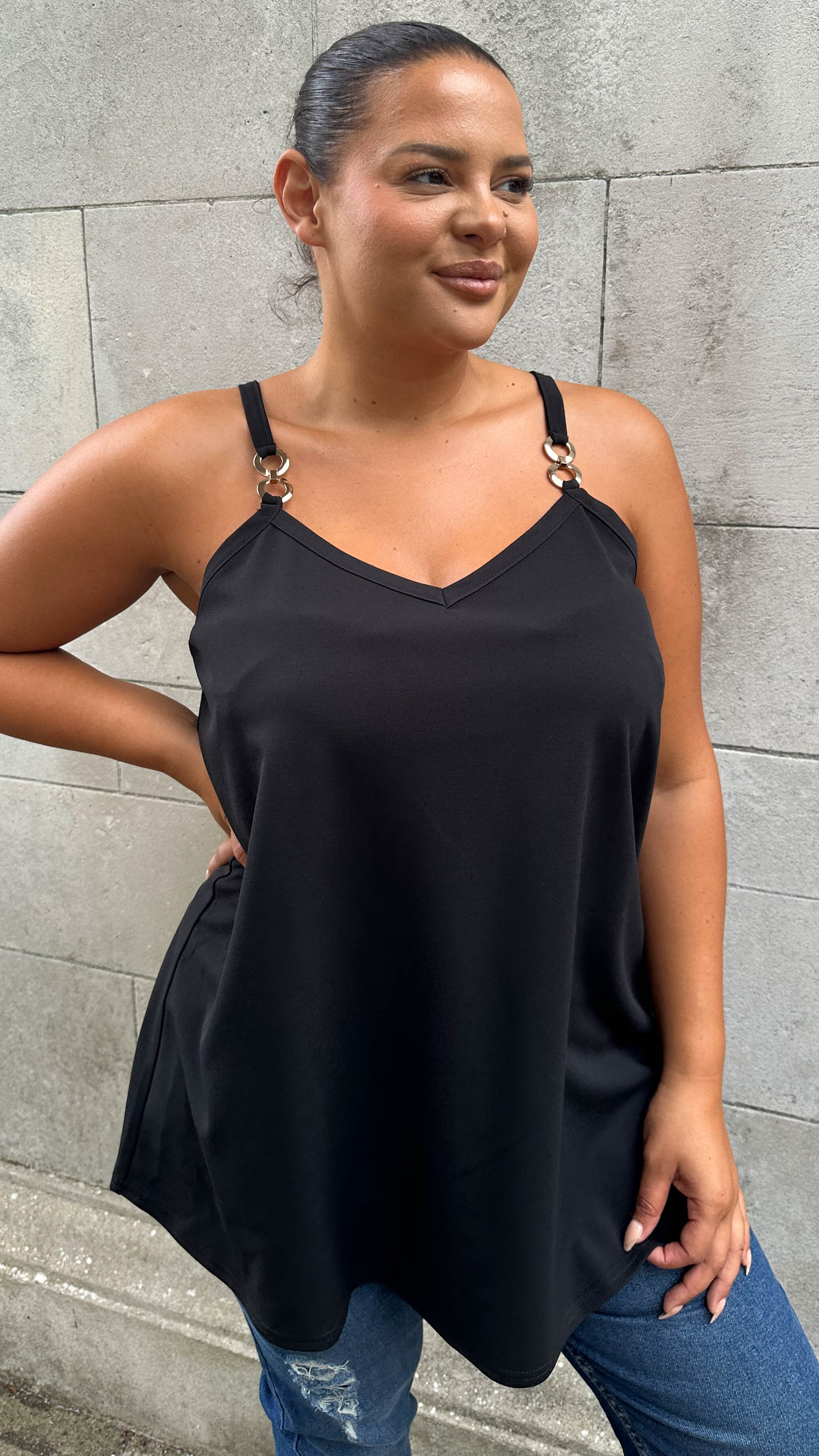 CurveWow Swing Gold Trim Vest Black - Image 3
