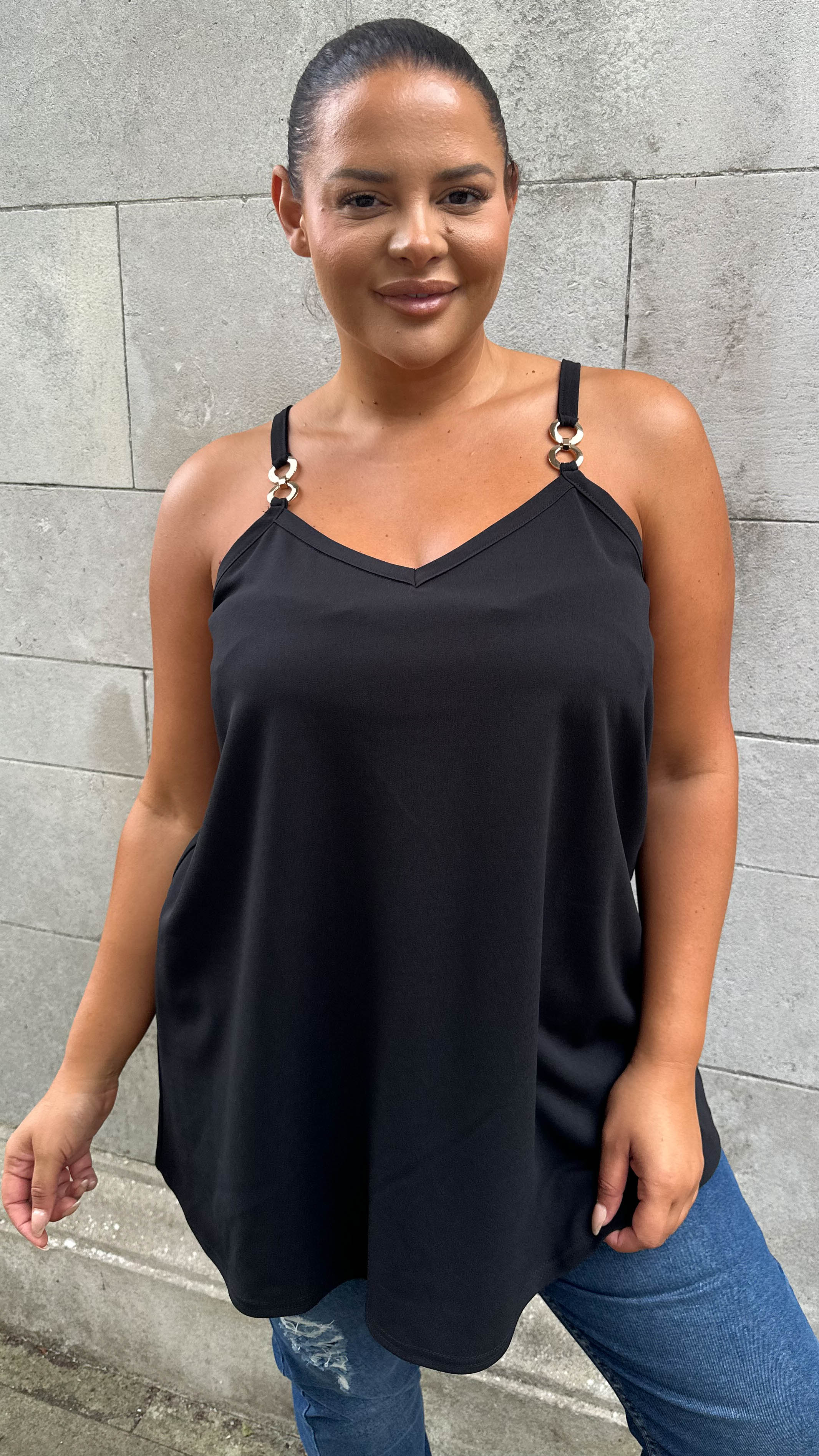 CurveWow Swing Gold Trim Vest Black - Image 4