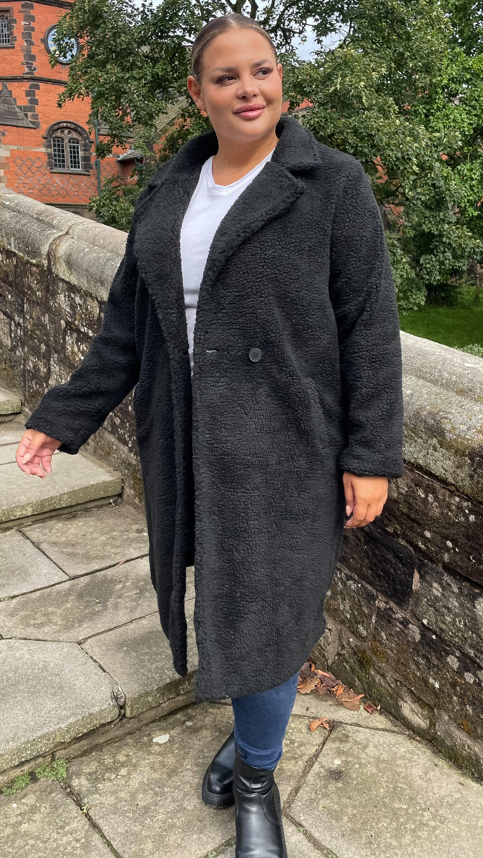 CurveWow Teddy Coat Black - Image 5
