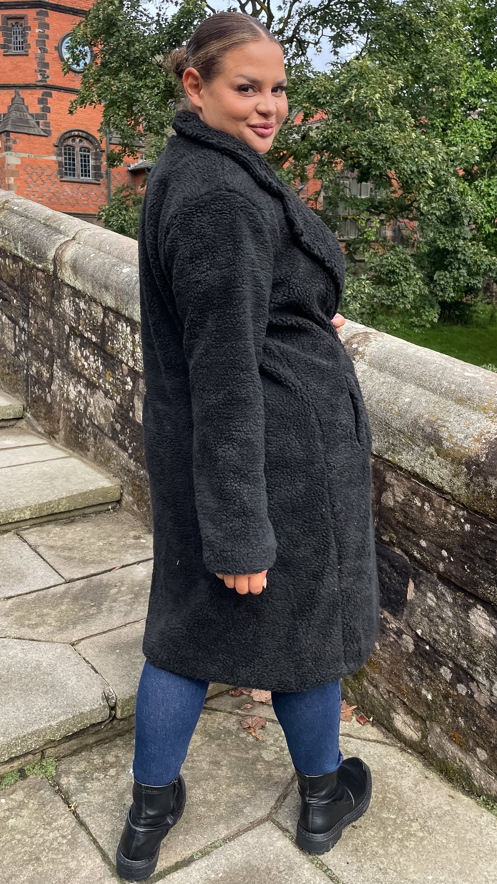 CurveWow Teddy Coat Black - Image 8