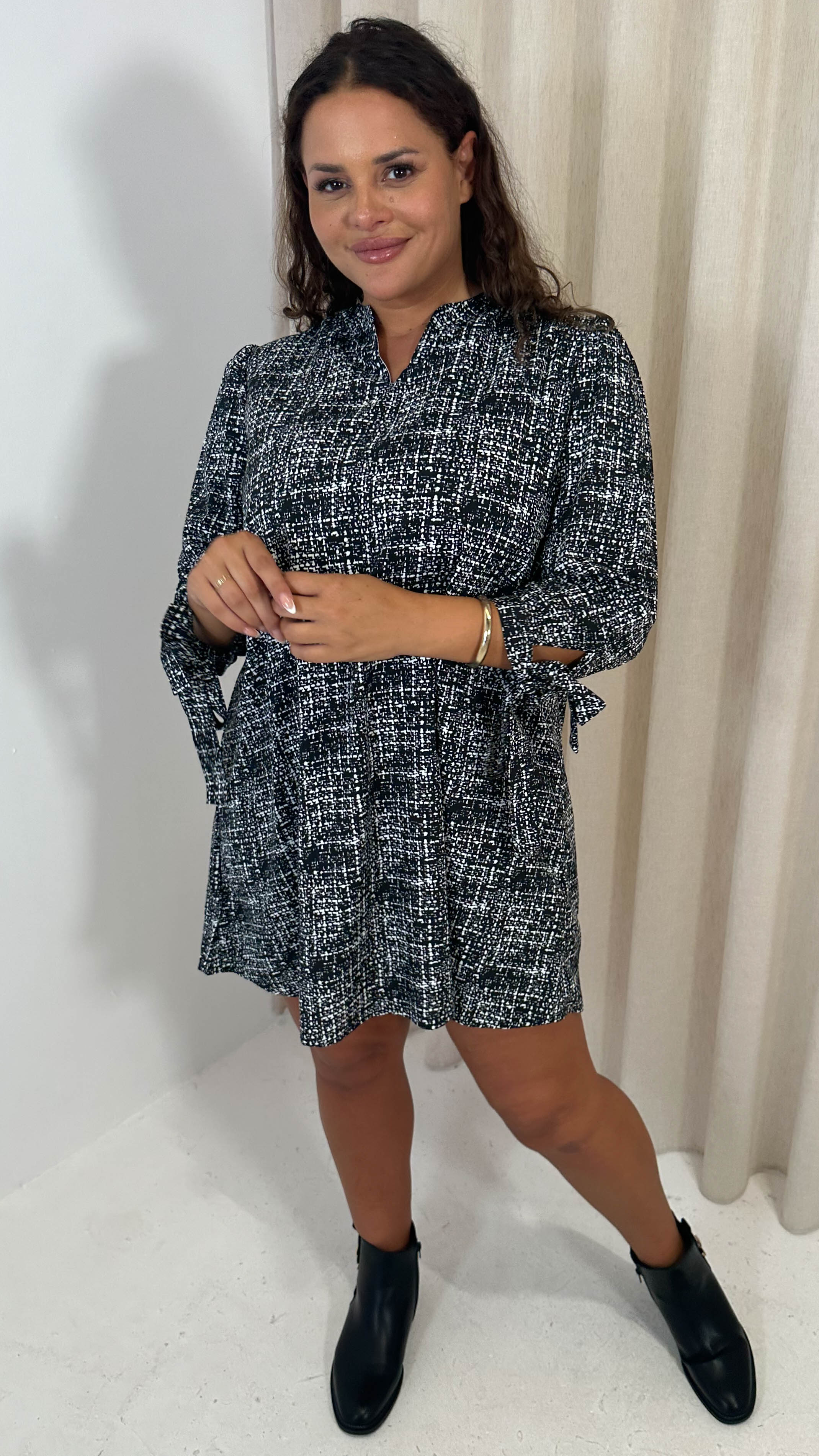 CurveWow Tie Sleeve Tunic Dress Black Check - Image 5
