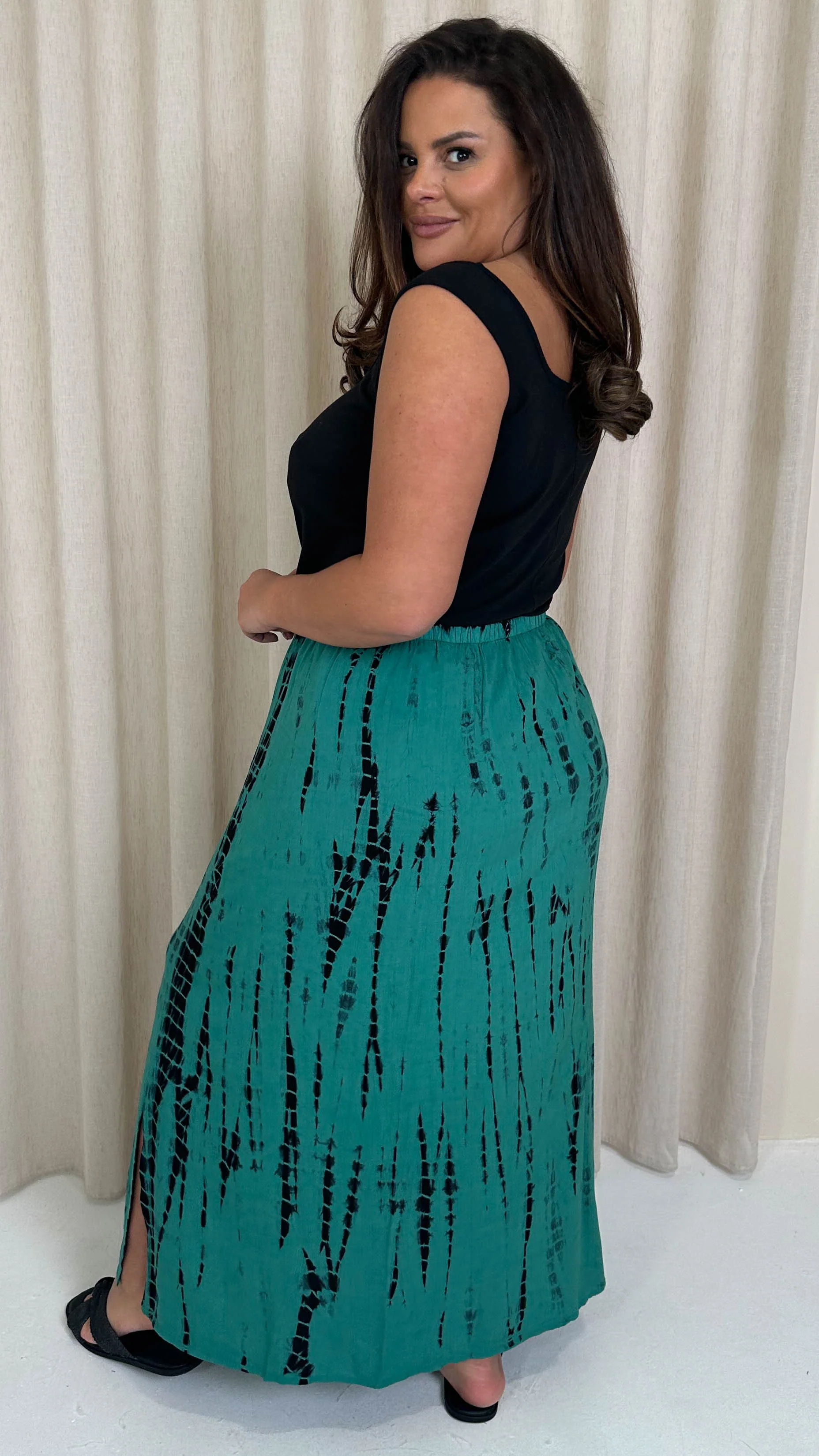 CurveWow Tye Dye Split Maxi Skirt Green/Black - Image 4