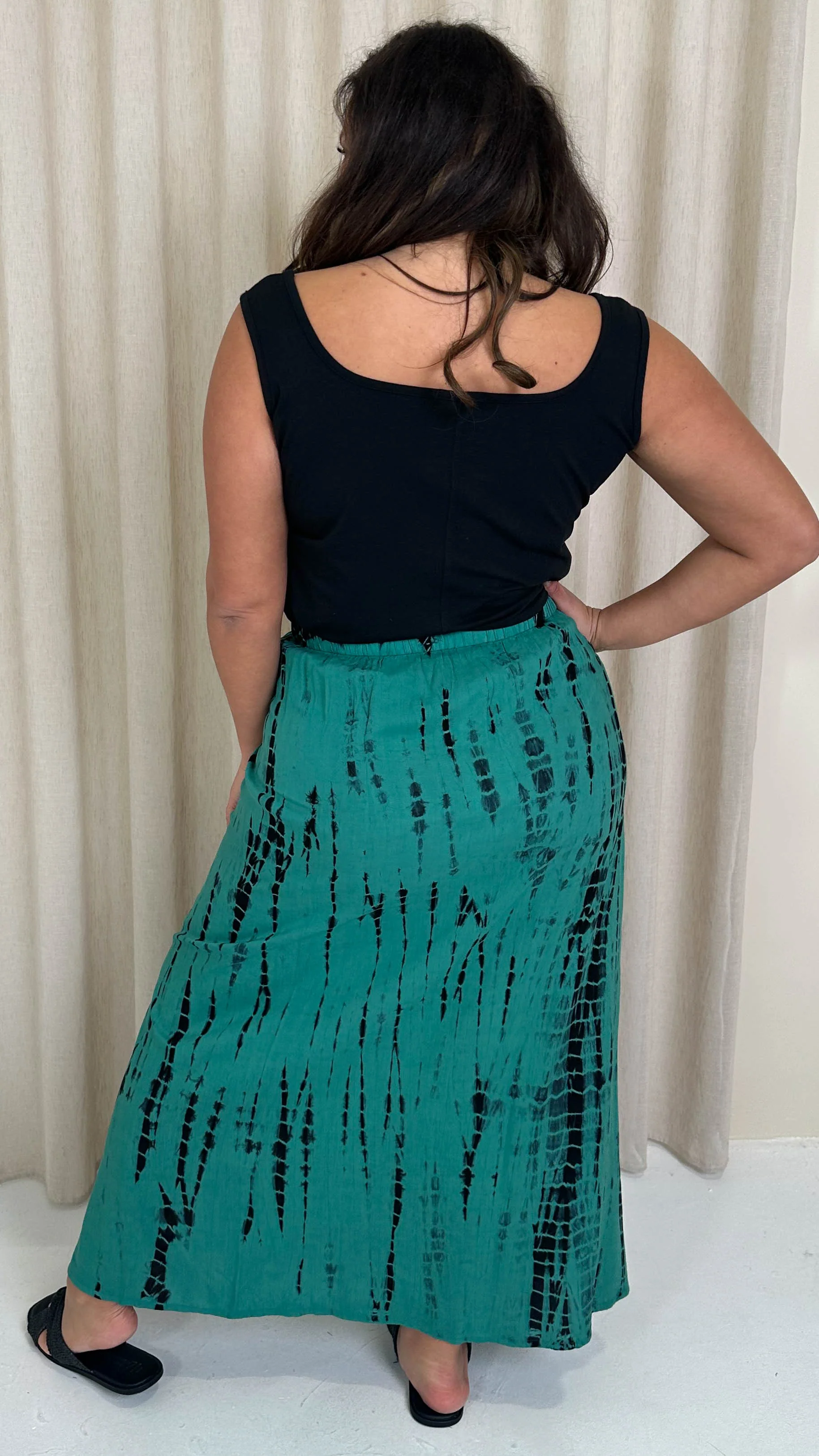CurveWow Tye Dye Split Maxi Skirt Green/Black - Image 5