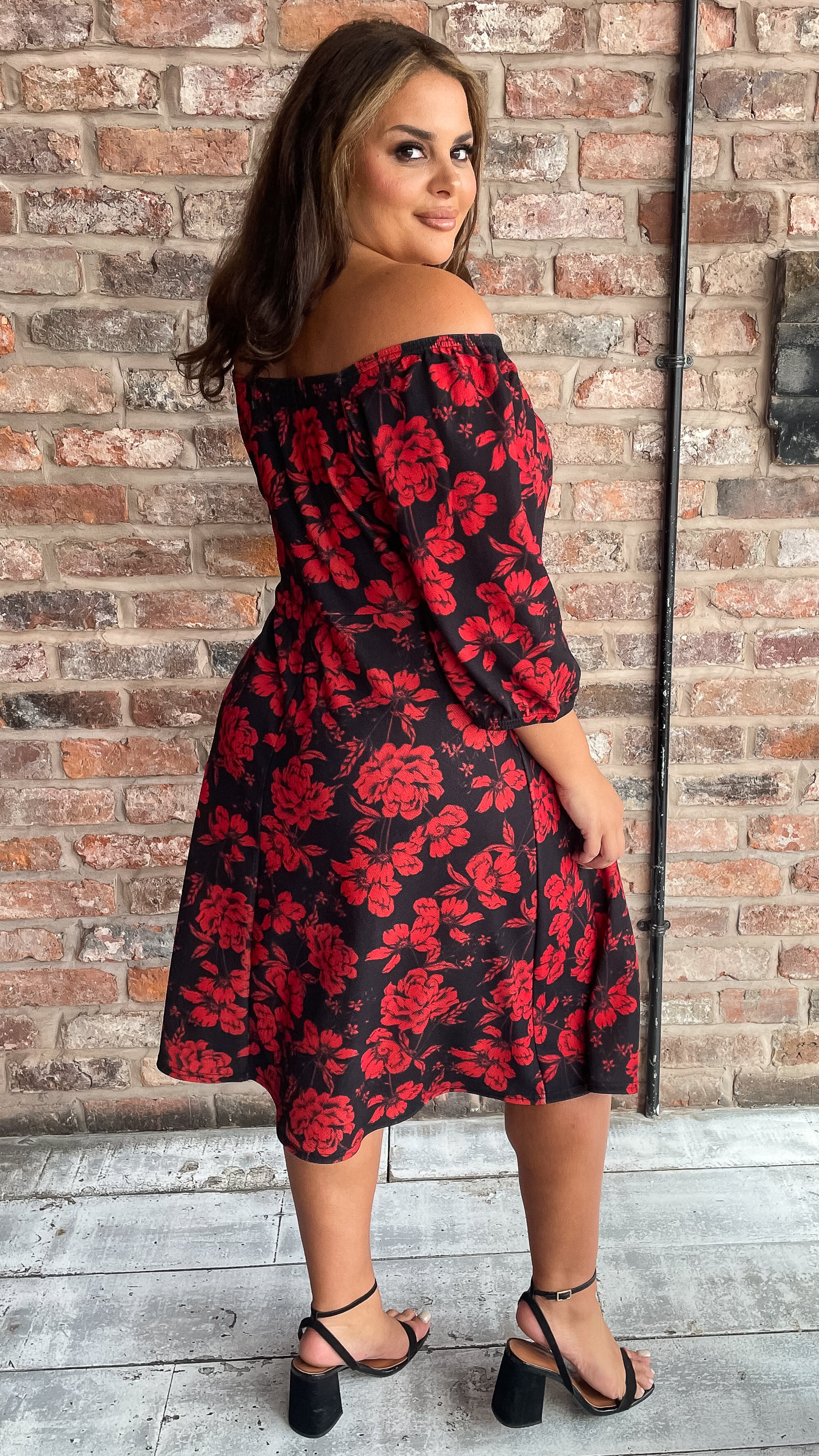 CurveWow Ubar Midi Dress Red Rose Print - Image 8