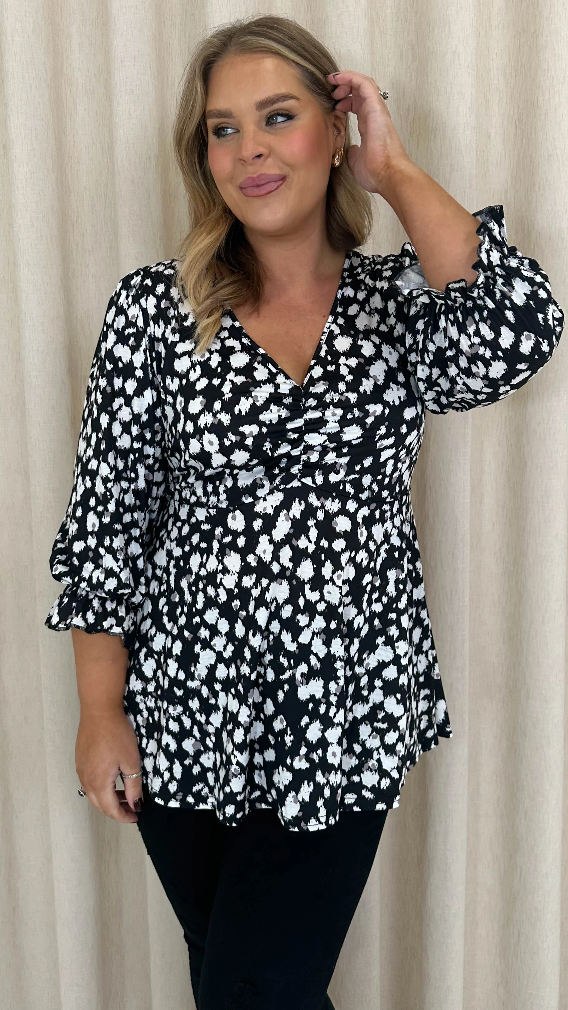 CurveWow V Neck Peplum Top Mono Animal Print - Image 4