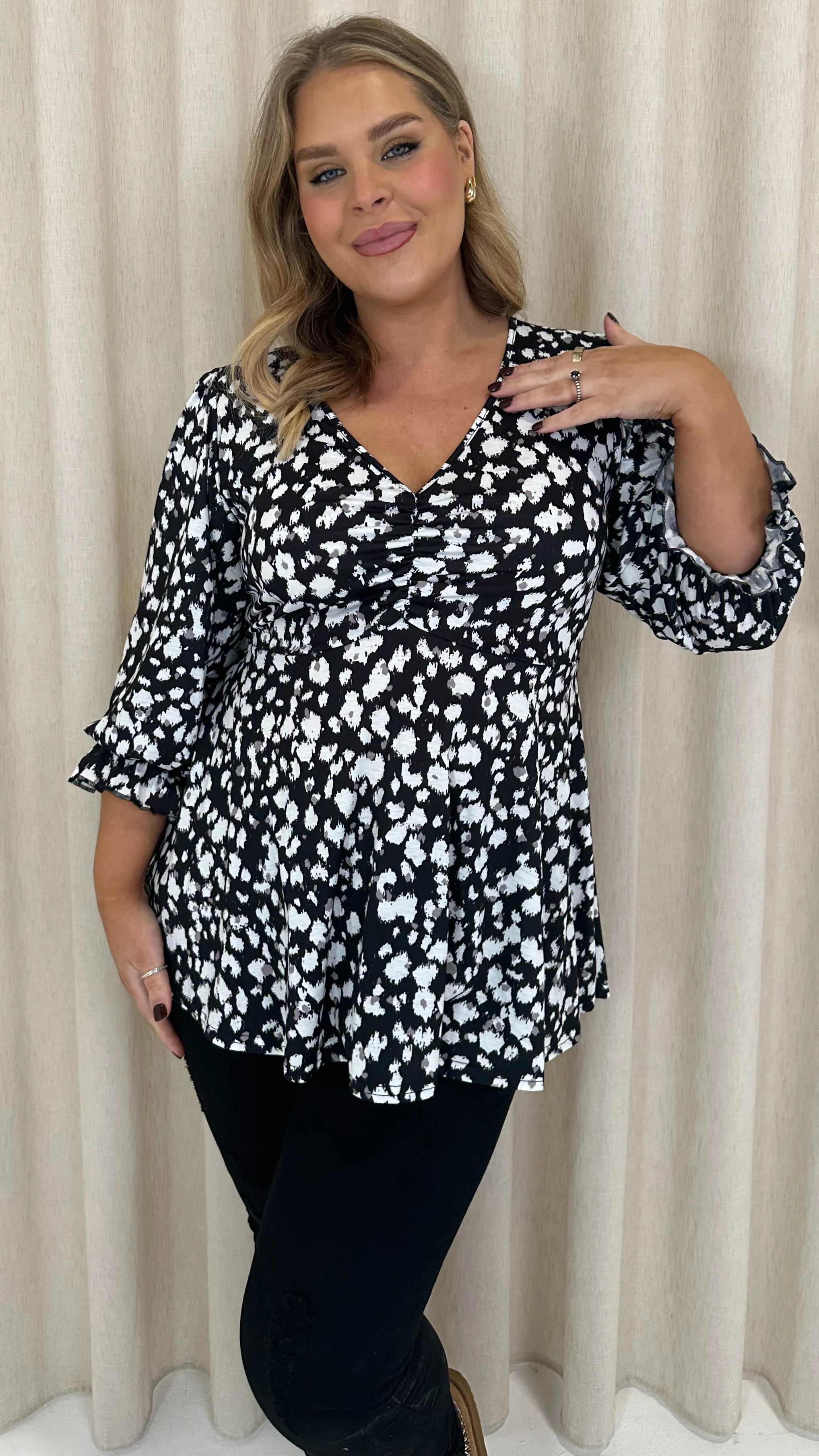 CurveWow V Neck Peplum Top Mono Animal Print - Image 5