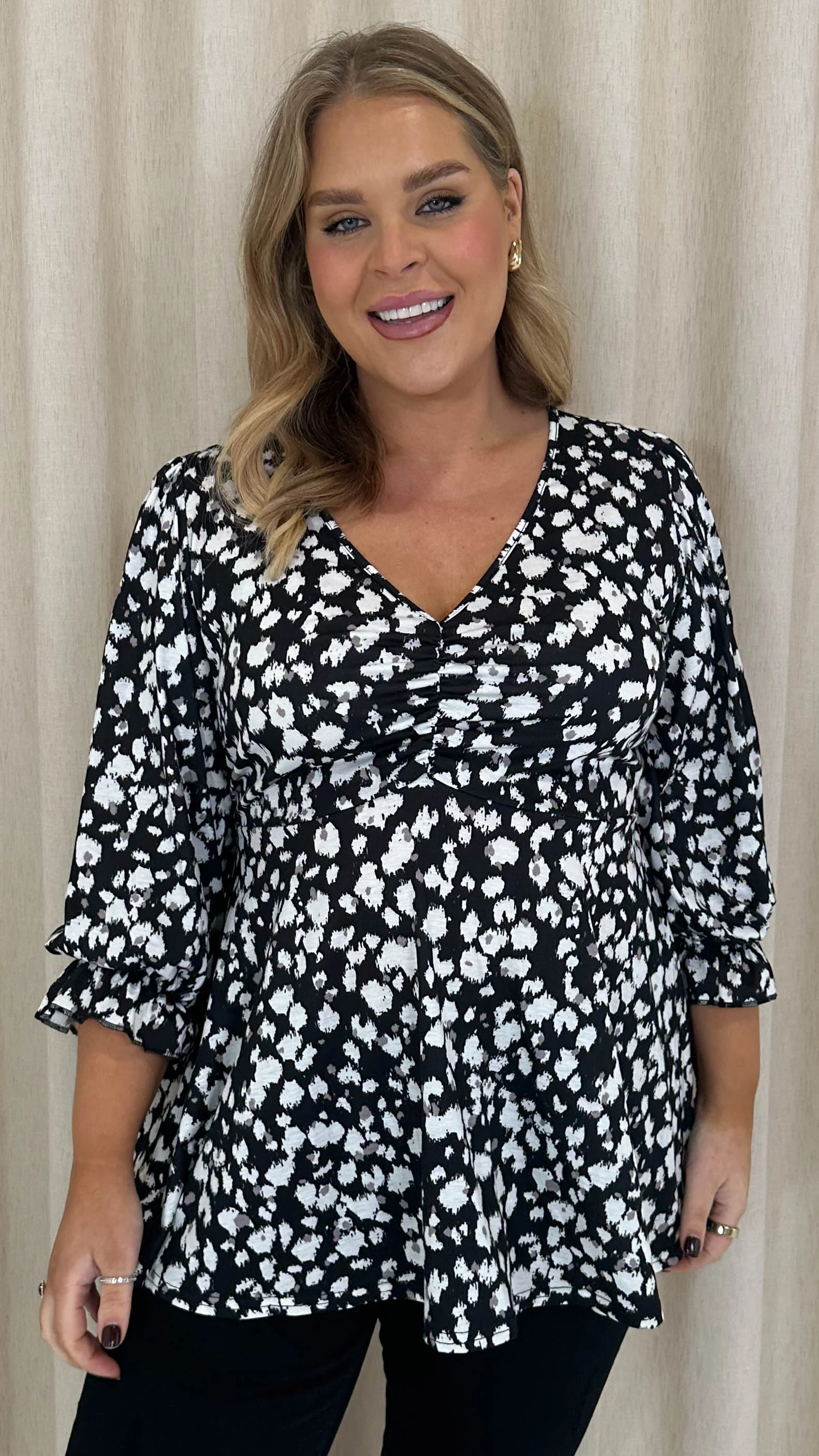 CurveWow V Neck Peplum Top Mono Animal Print - Image 6