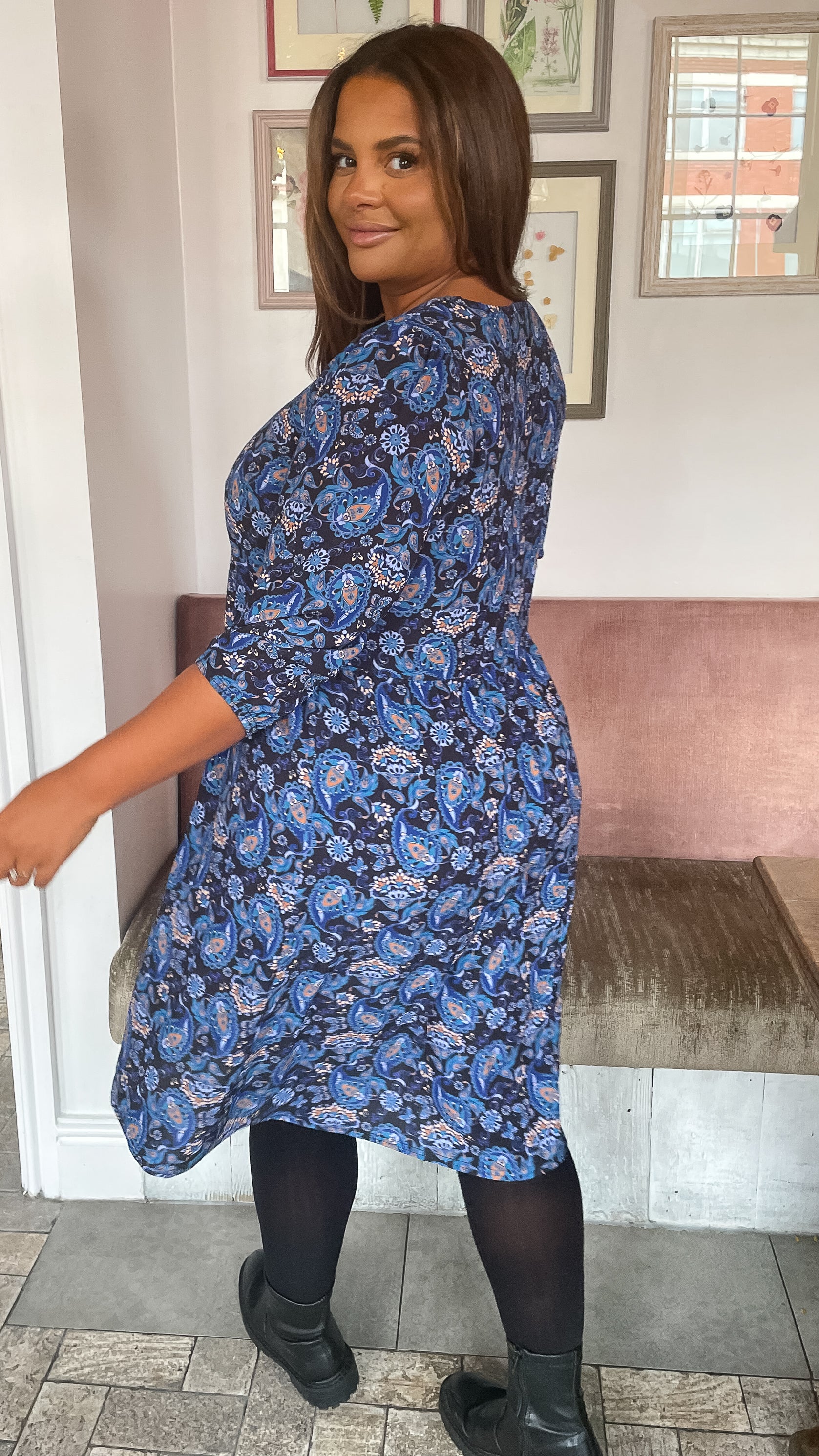 CurveWow V Neck Smock Dress Blue Paisley - Image 8