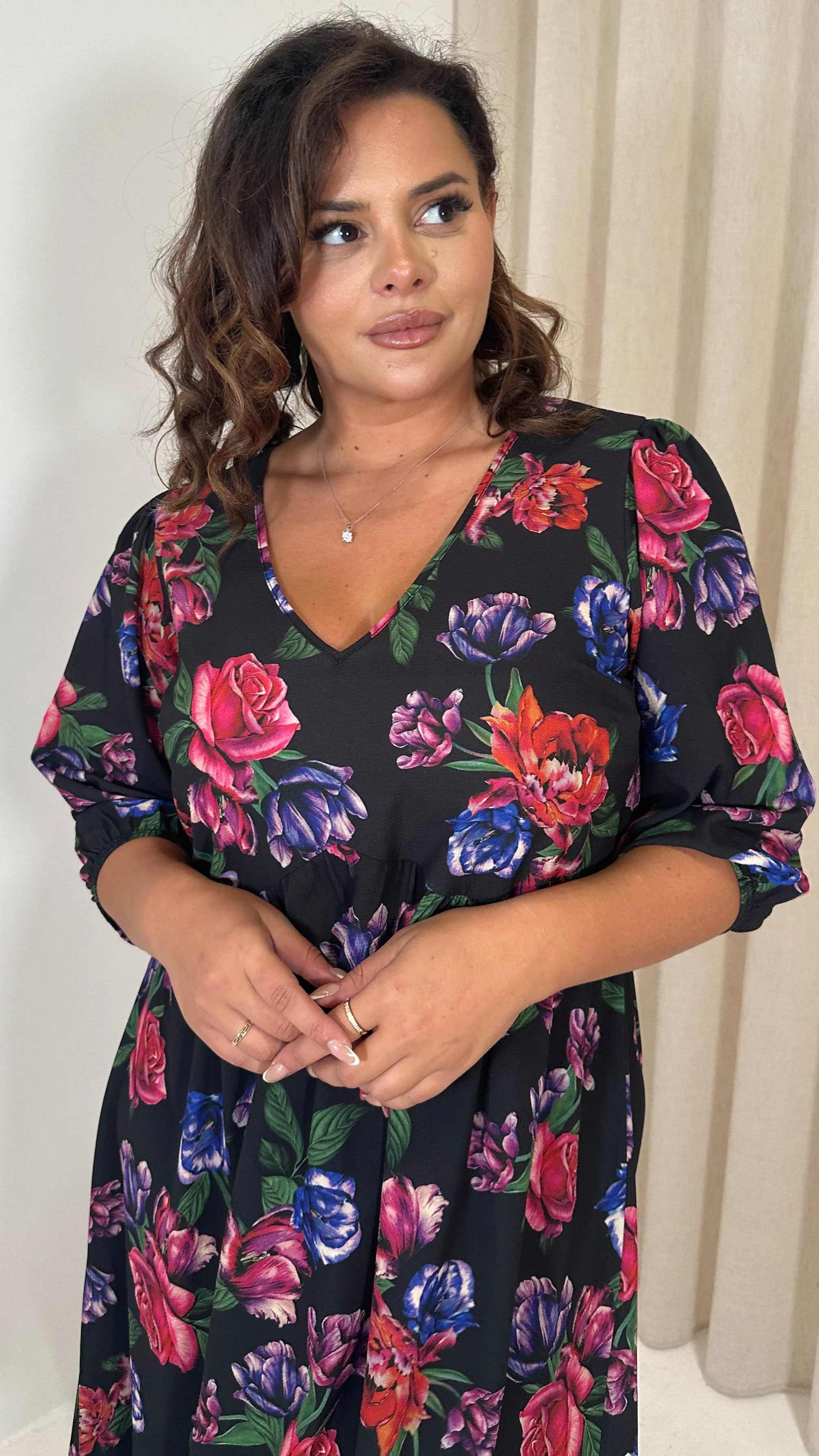 CurveWow V Neck Smock Dress Black Floral - Image 2