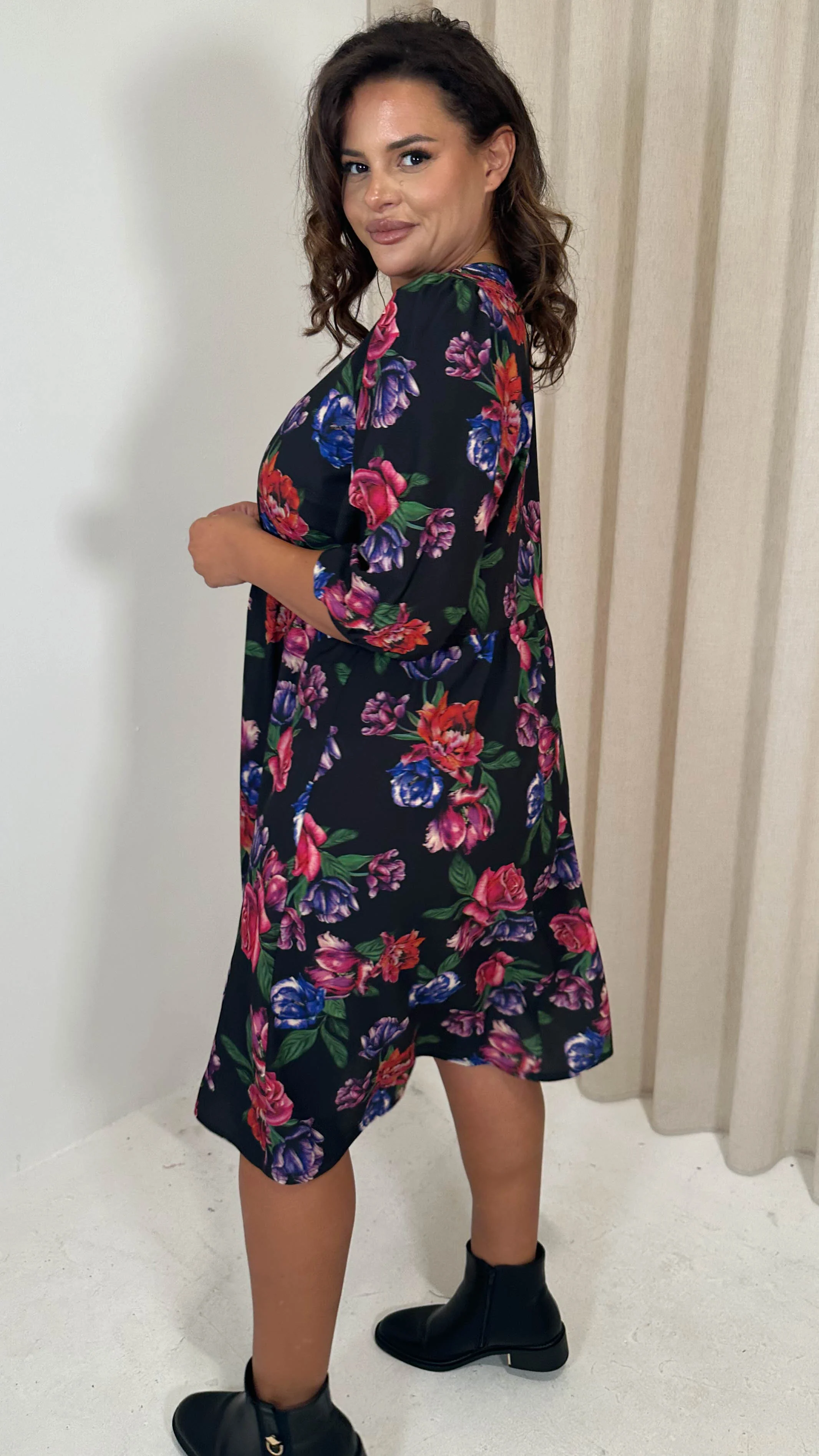 CurveWow V Neck Smock Dress Black Floral - Image 9