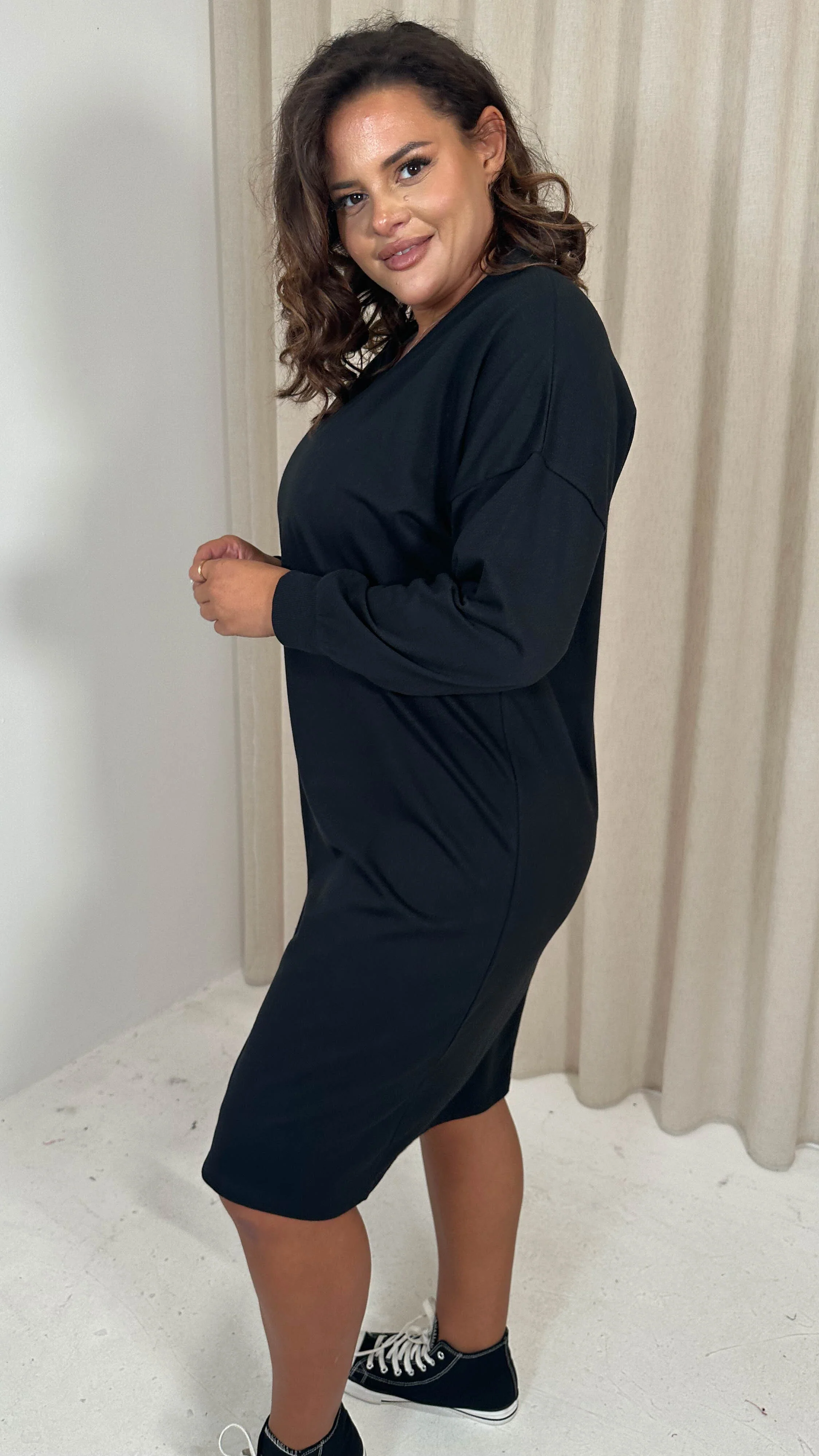 CurveWow V Neck Sweatshirt Dress Black - Image 6