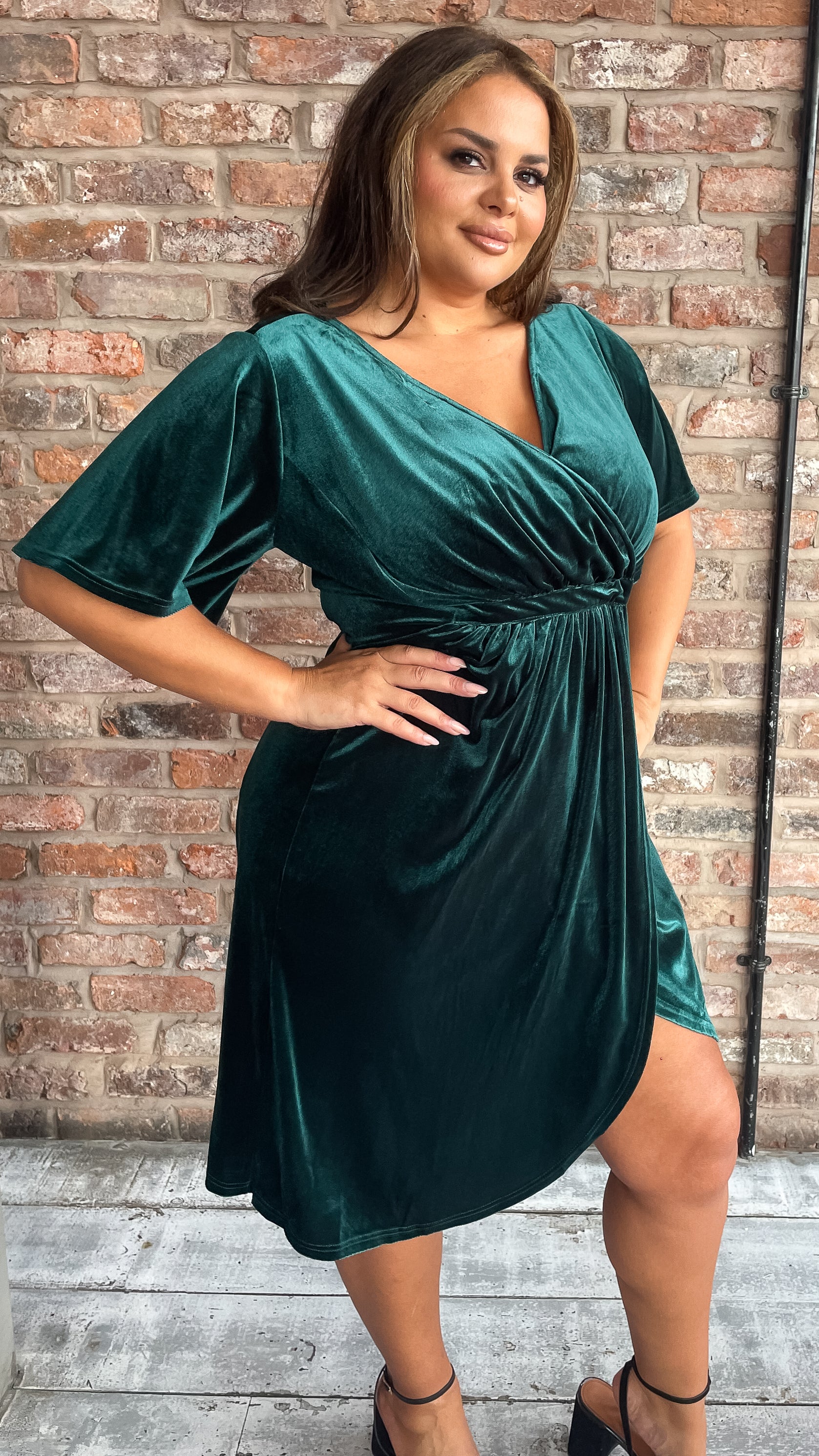 CurveWow Velour Angel Sleeve Wrap Dress Green - Image 3