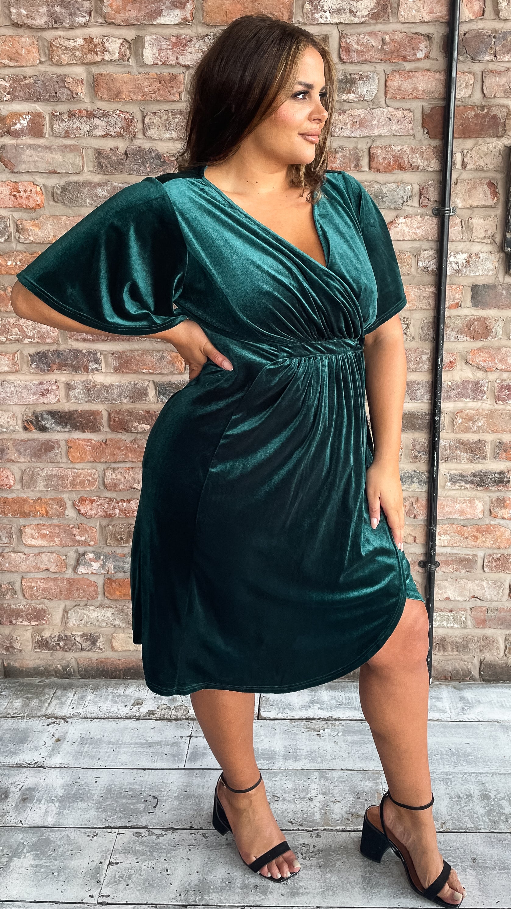 CurveWow Velour Angel Sleeve Wrap Dress Green - Image 7