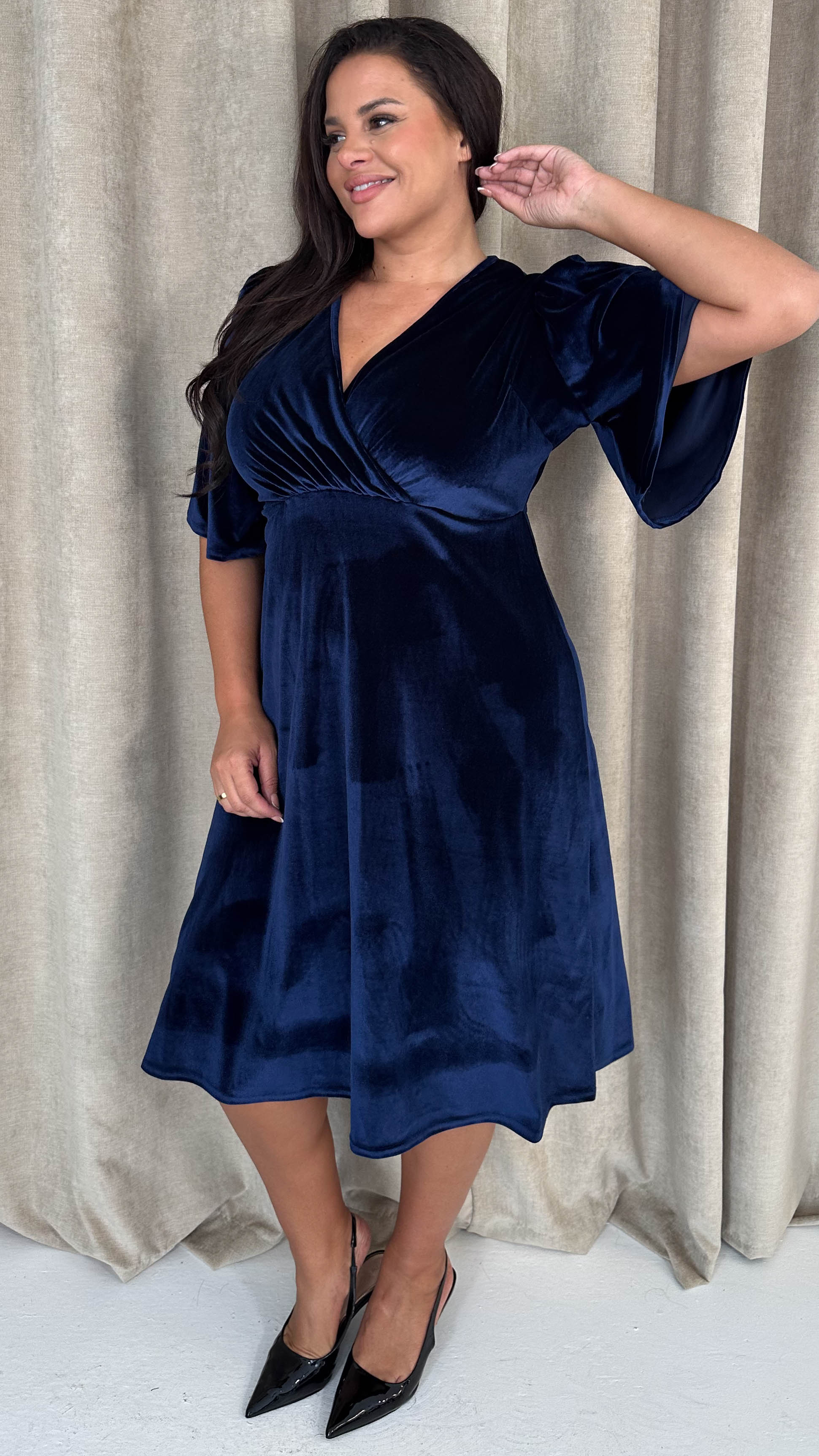 CurveWow Velvet Wrap Dress Navy - Image 3