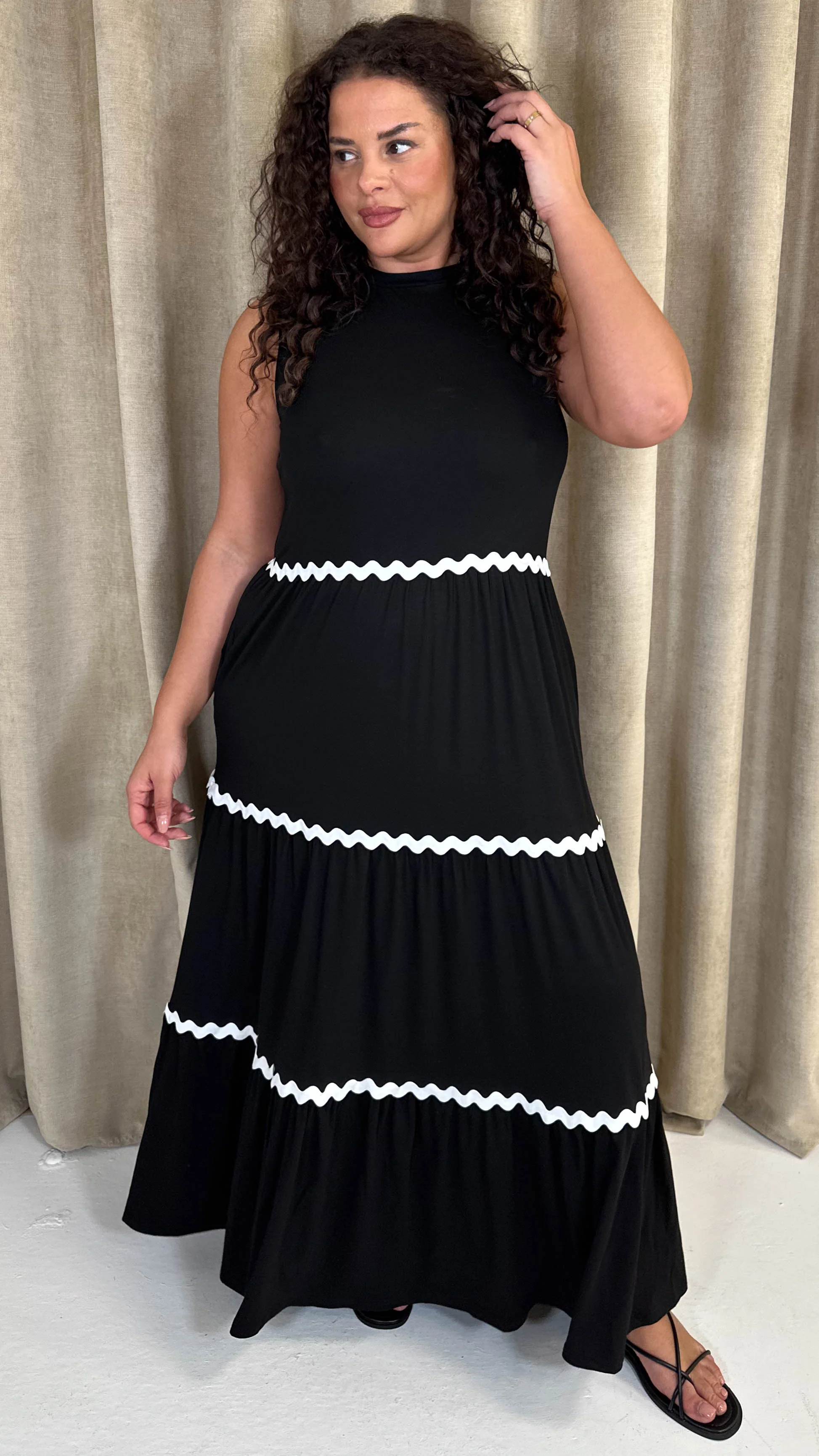CurveWow Wave Trim Tiered Maxi Dress Black - Image 3