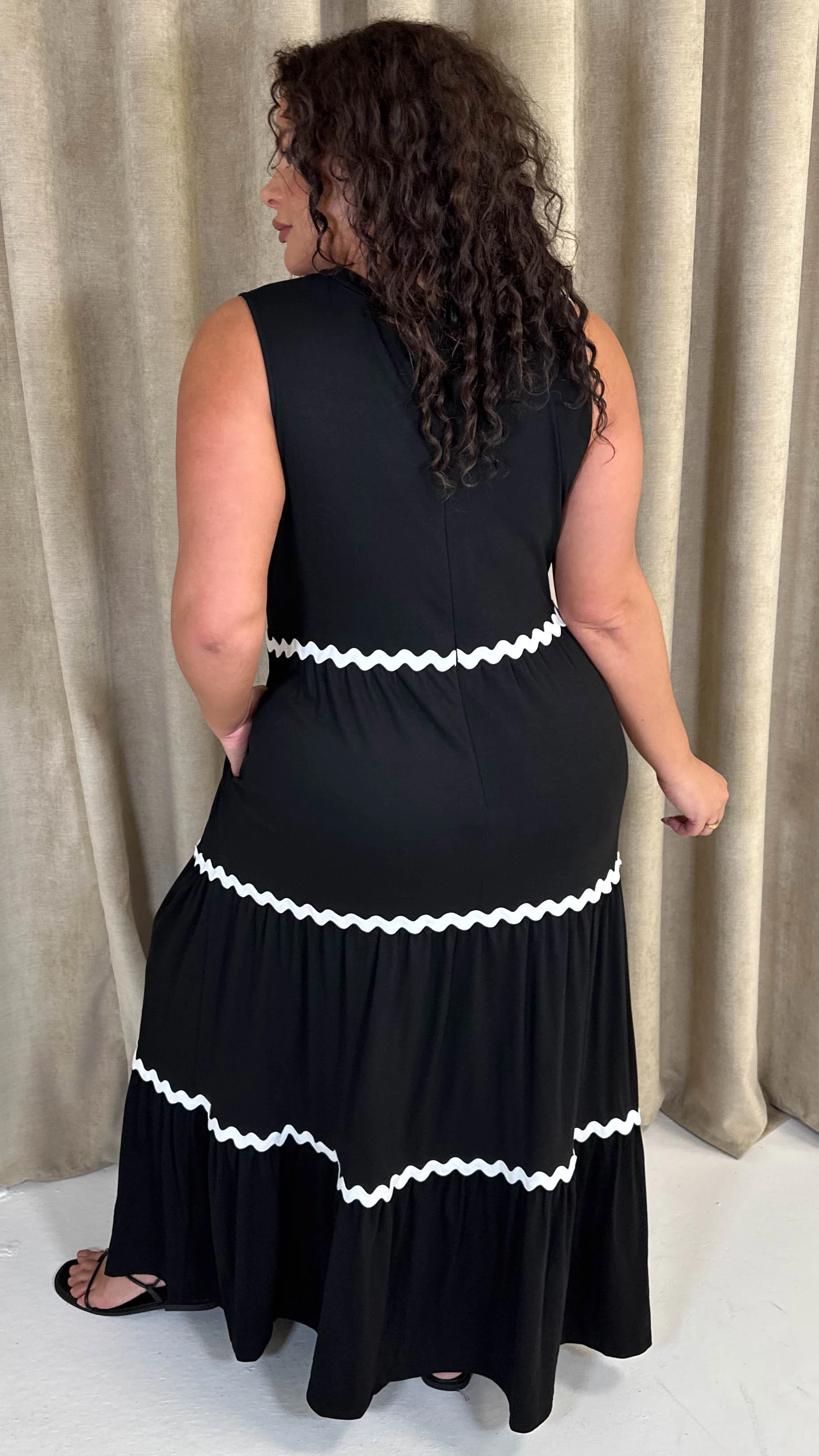 CurveWow Wave Trim Tiered Maxi Dress Black - Image 9